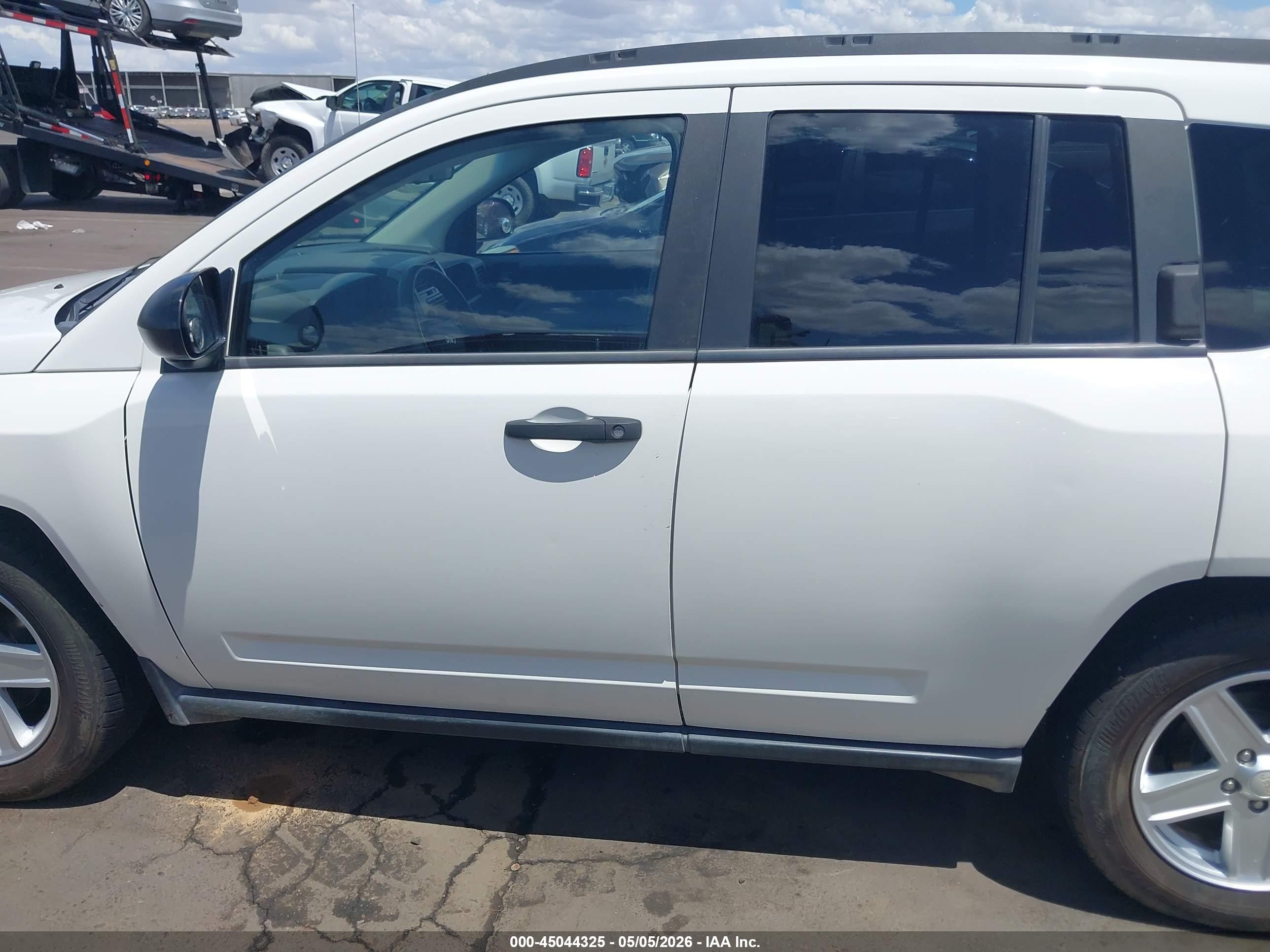 2007 Jeep Compass Sport White vin: 1J8FF47W27D155901