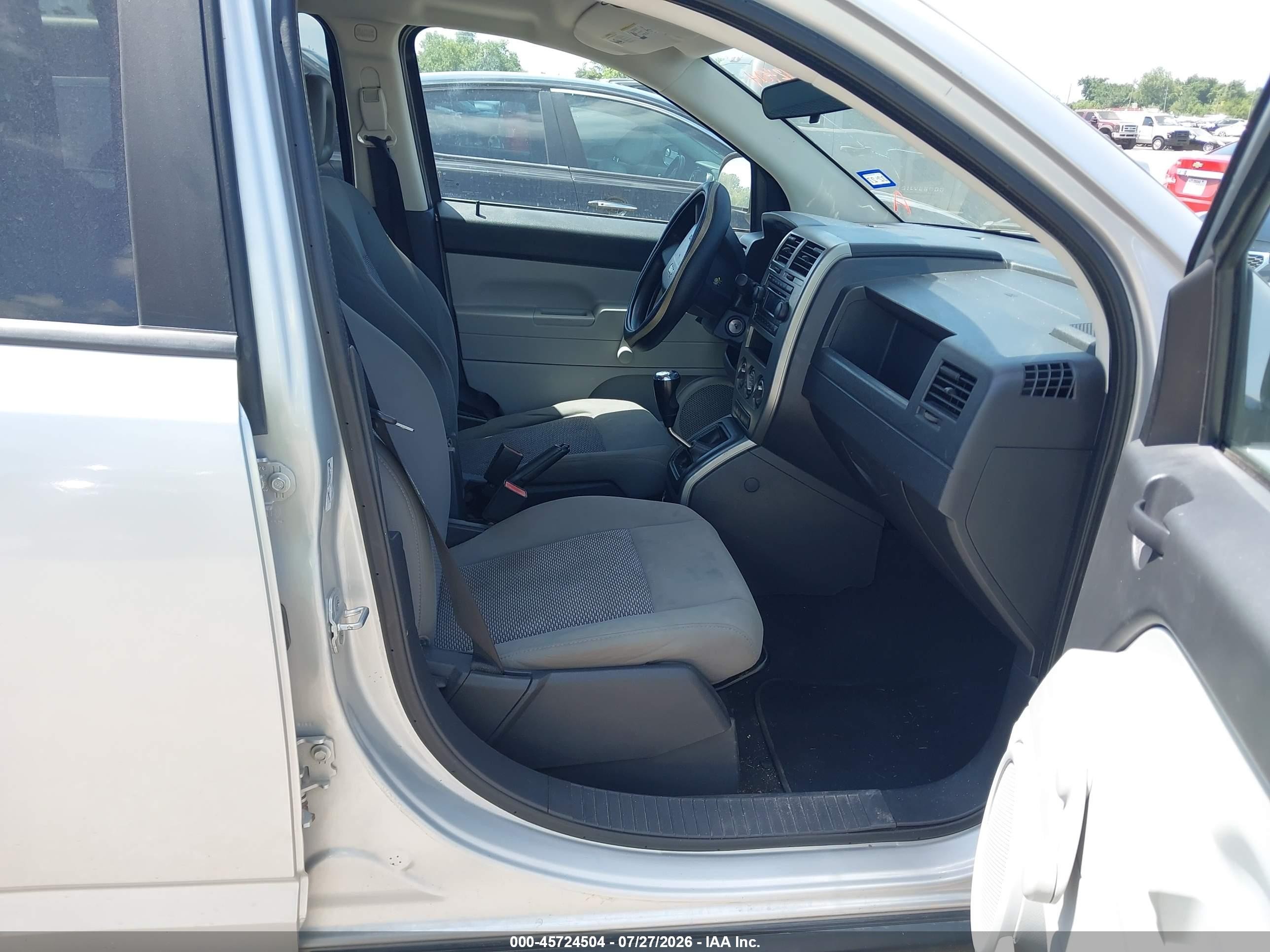 2007 Jeep Compass Sport Silver vin: 1J8FF47W27D205423