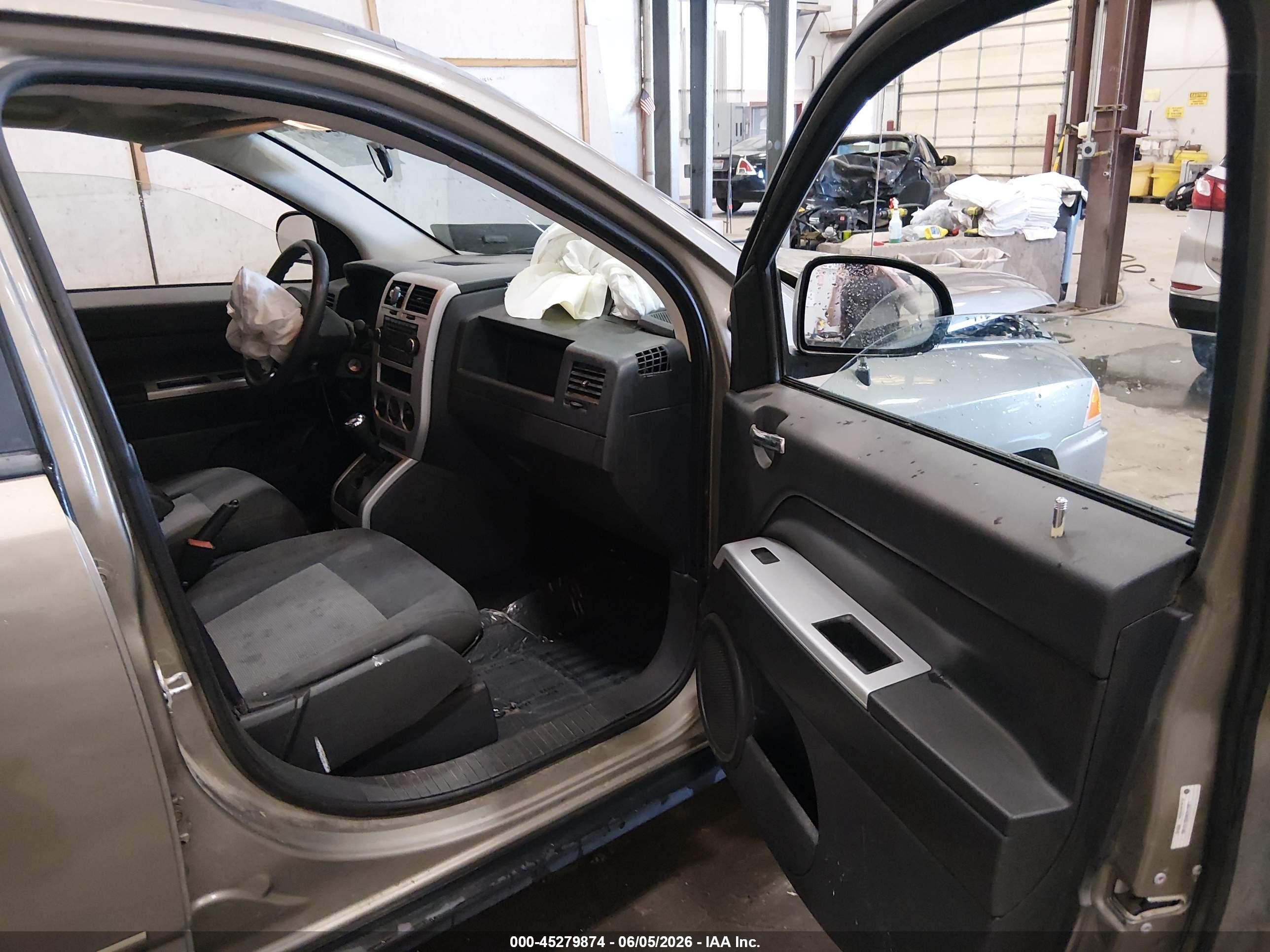 2008 Jeep Compass Sport Gray vin: 1J8FF47W28D707382