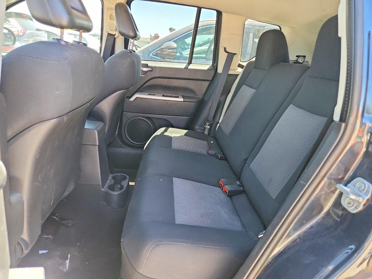 2008 Jeep Compass Sport Gray vin: 1J8FF47W38D537078
