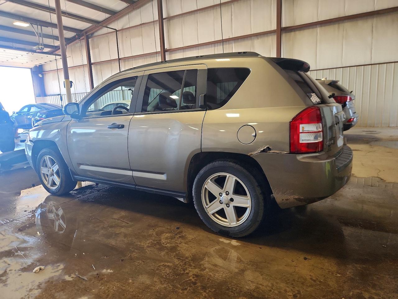 2007 Jeep Compass Золотой vin: 1J8FF47W47D391451