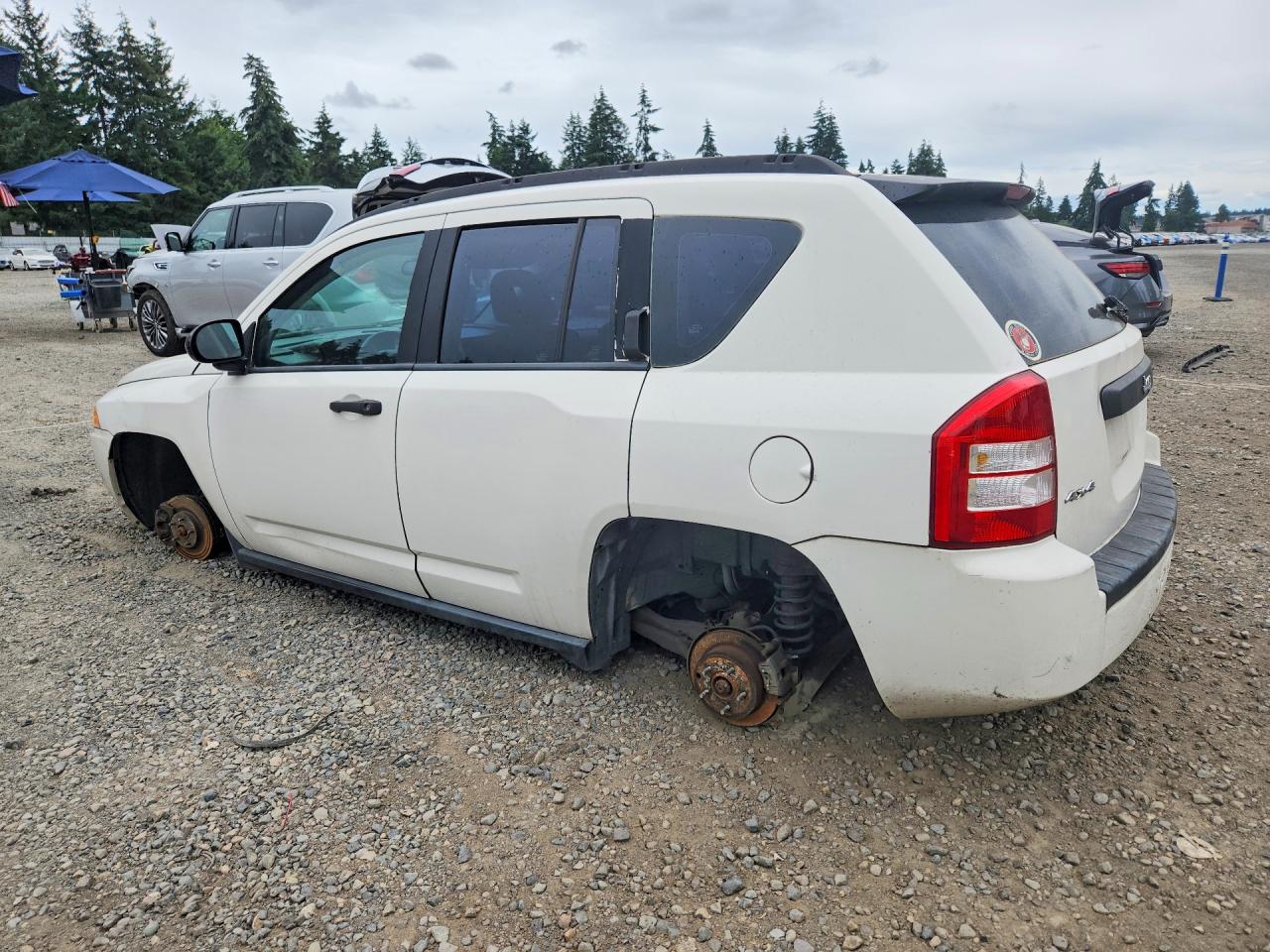 2007 Jeep Compass White vin: 1J8FF47W57D205271