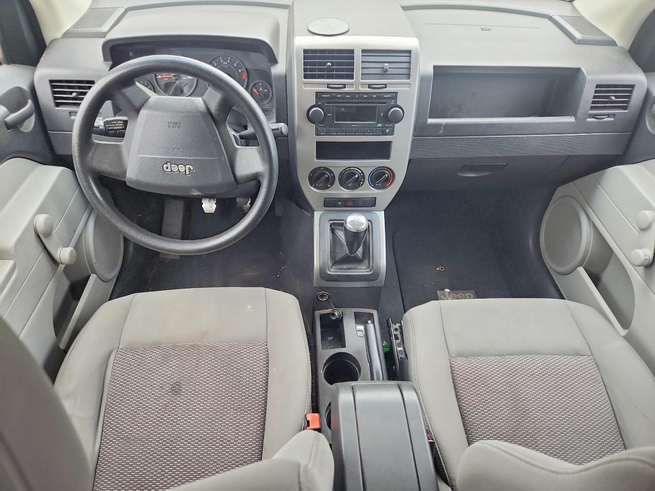 2007 Jeep Compass White vin: 1J8FF47W57D205271