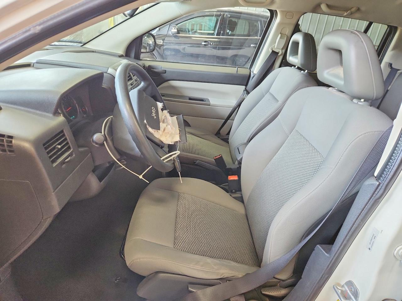 2007 Jeep Compass Белый vin: 1J8FF47W67D197553