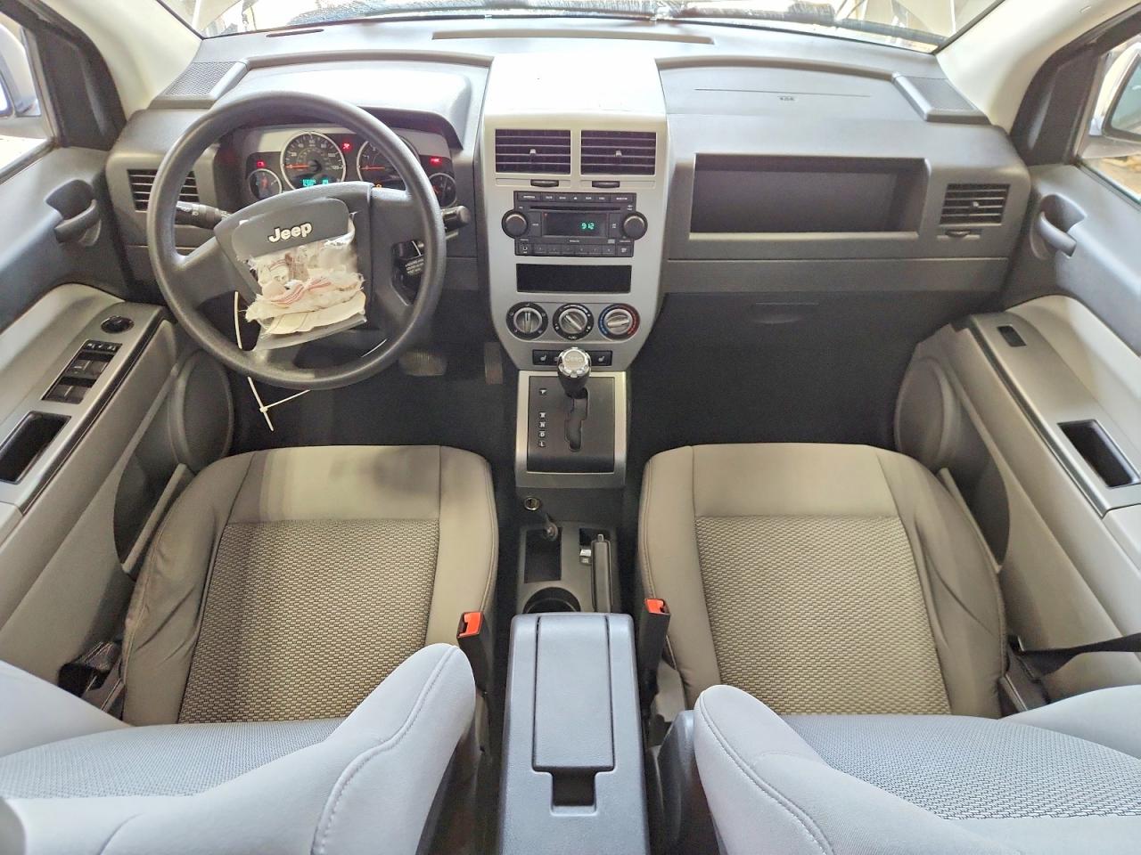 2007 Jeep Compass Белый vin: 1J8FF47W67D197553