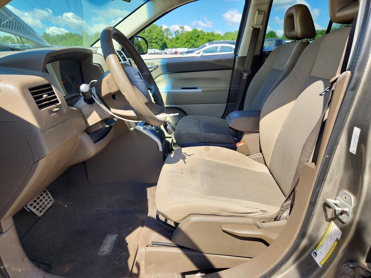 2008 Jeep Compass Sport Gold vin: 1J8FF47W68D713640