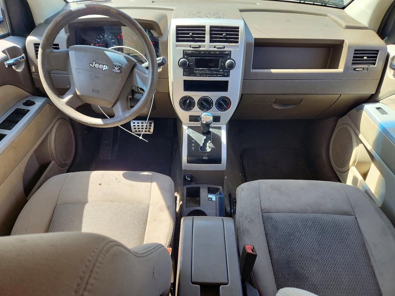2008 Jeep Compass Sport Gold vin: 1J8FF47W68D713640
