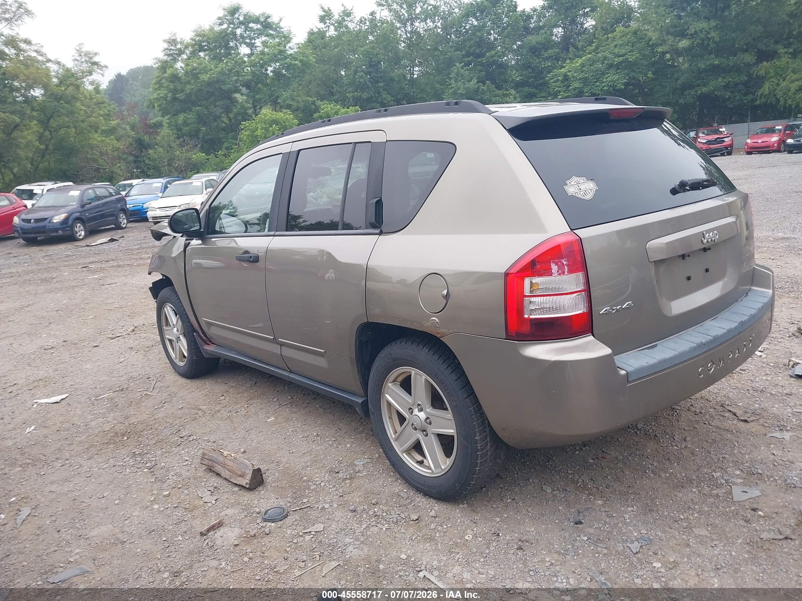 2008 Jeep Compass Sport Beige vin: 1J8FF47W88D584686
