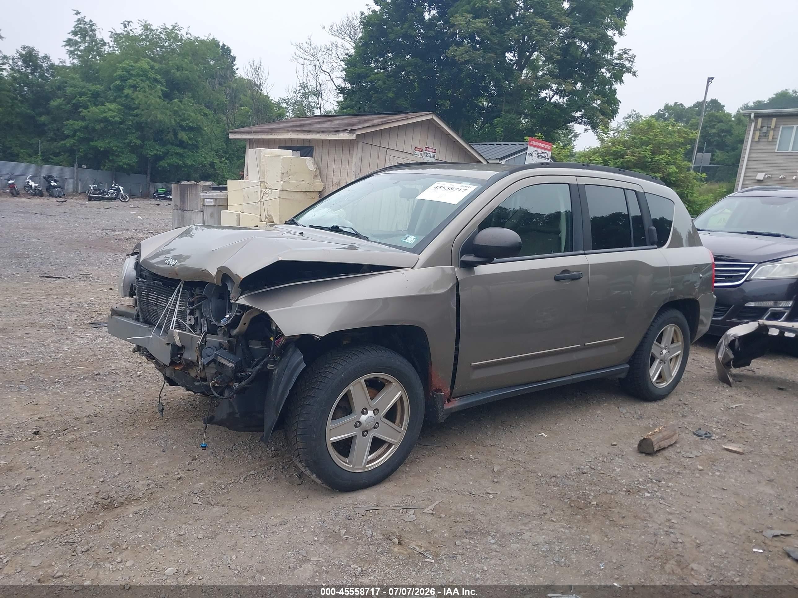 2008 Jeep Compass Sport Beige vin: 1J8FF47W88D584686