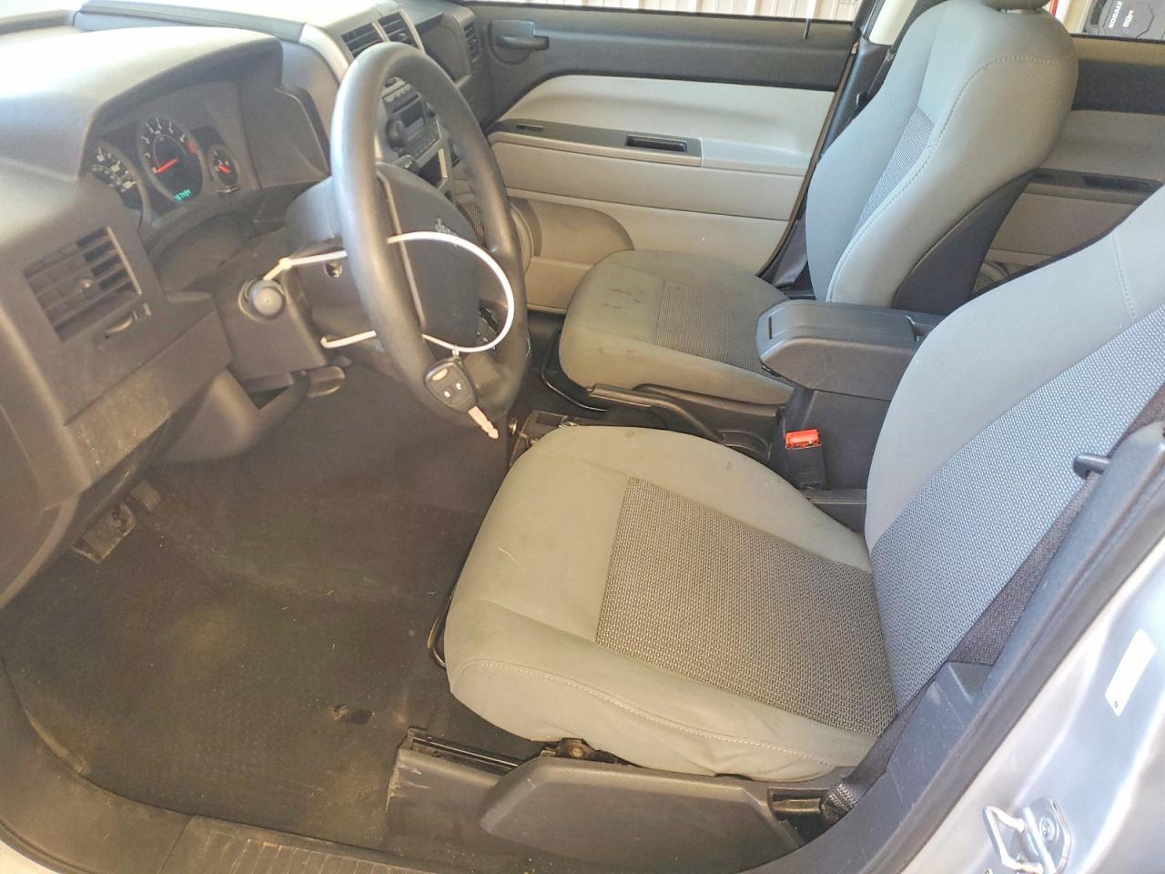 2007 Jeep Compass Gray vin: 1J8FF47W97D179984