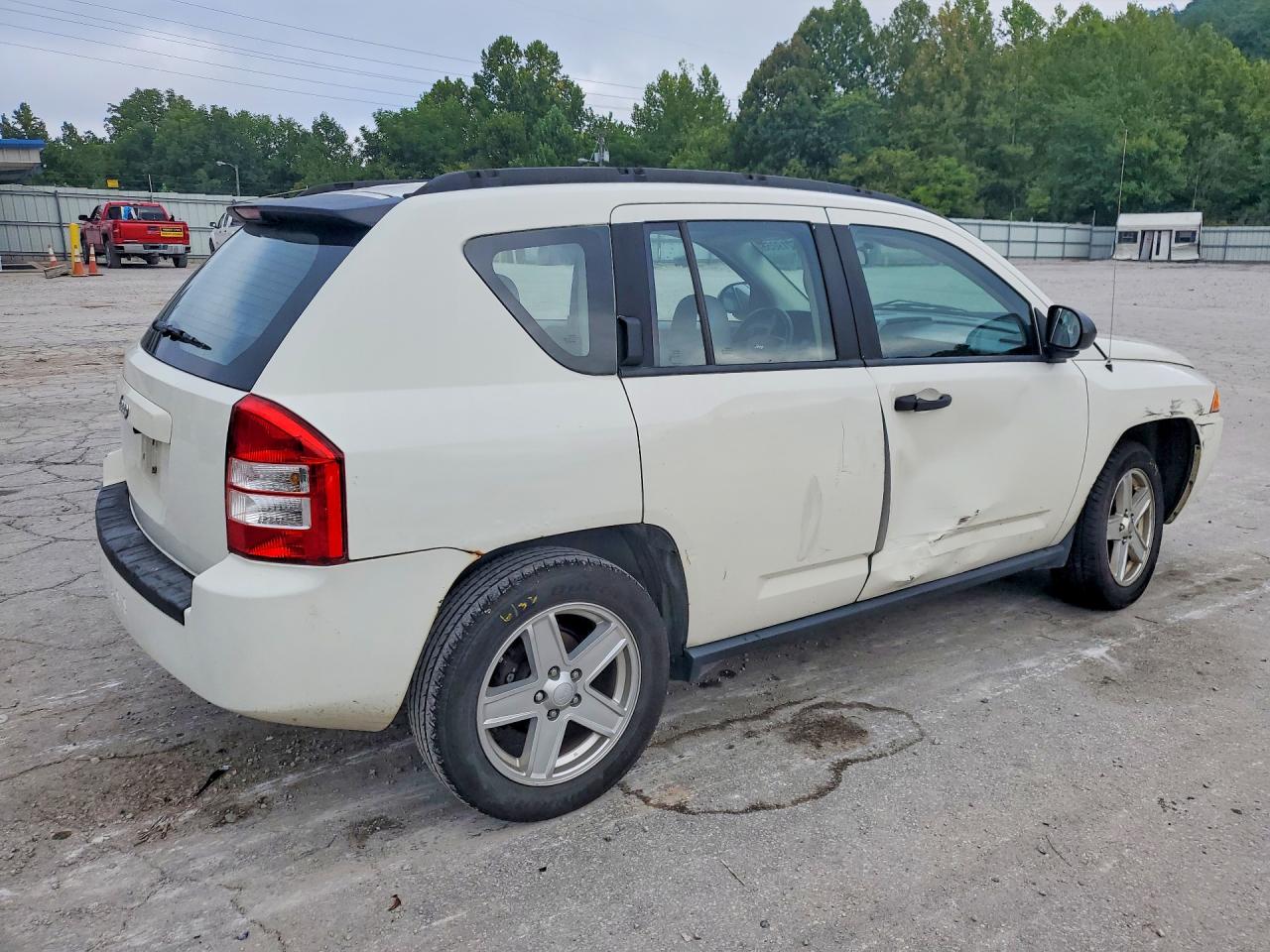 2007 Jeep Compass Белый vin: 1J8FF47WX7D417390
