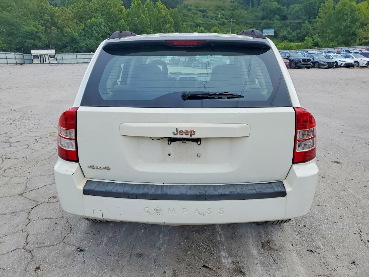 2007 Jeep Compass Белый vin: 1J8FF47WX7D417390