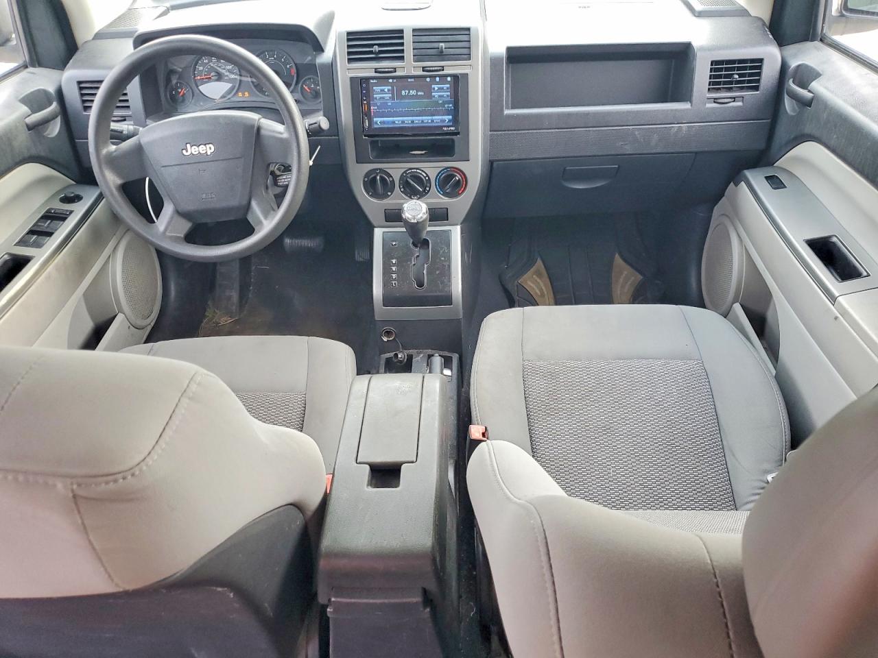 2007 Jeep Compass Белый vin: 1J8FF47WX7D417390