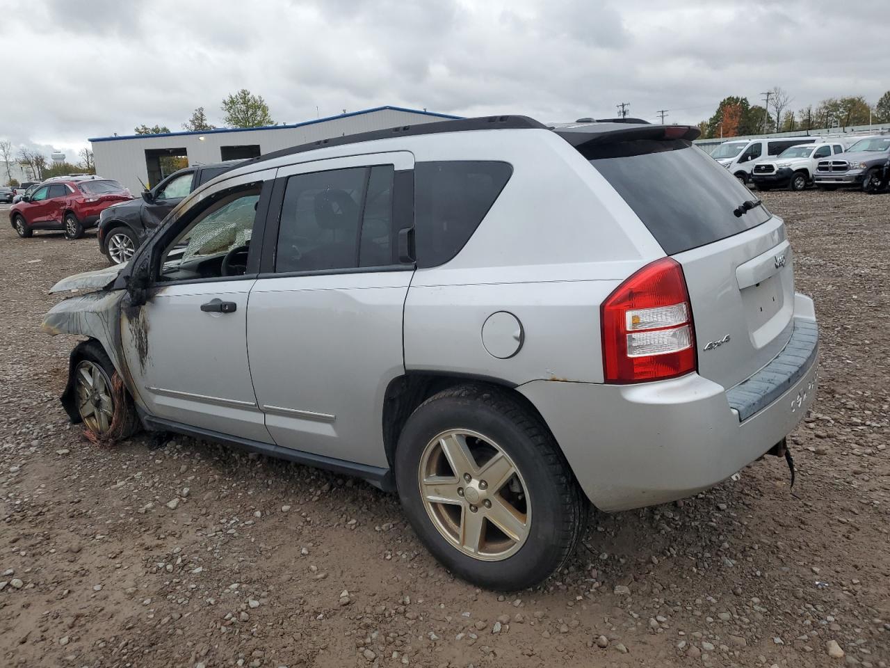 2008 Jeep Compass Sport Silver vin: 1J8FF47WX8D613203