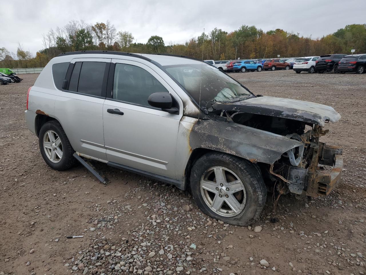 2008 Jeep Compass Sport Silver vin: 1J8FF47WX8D613203