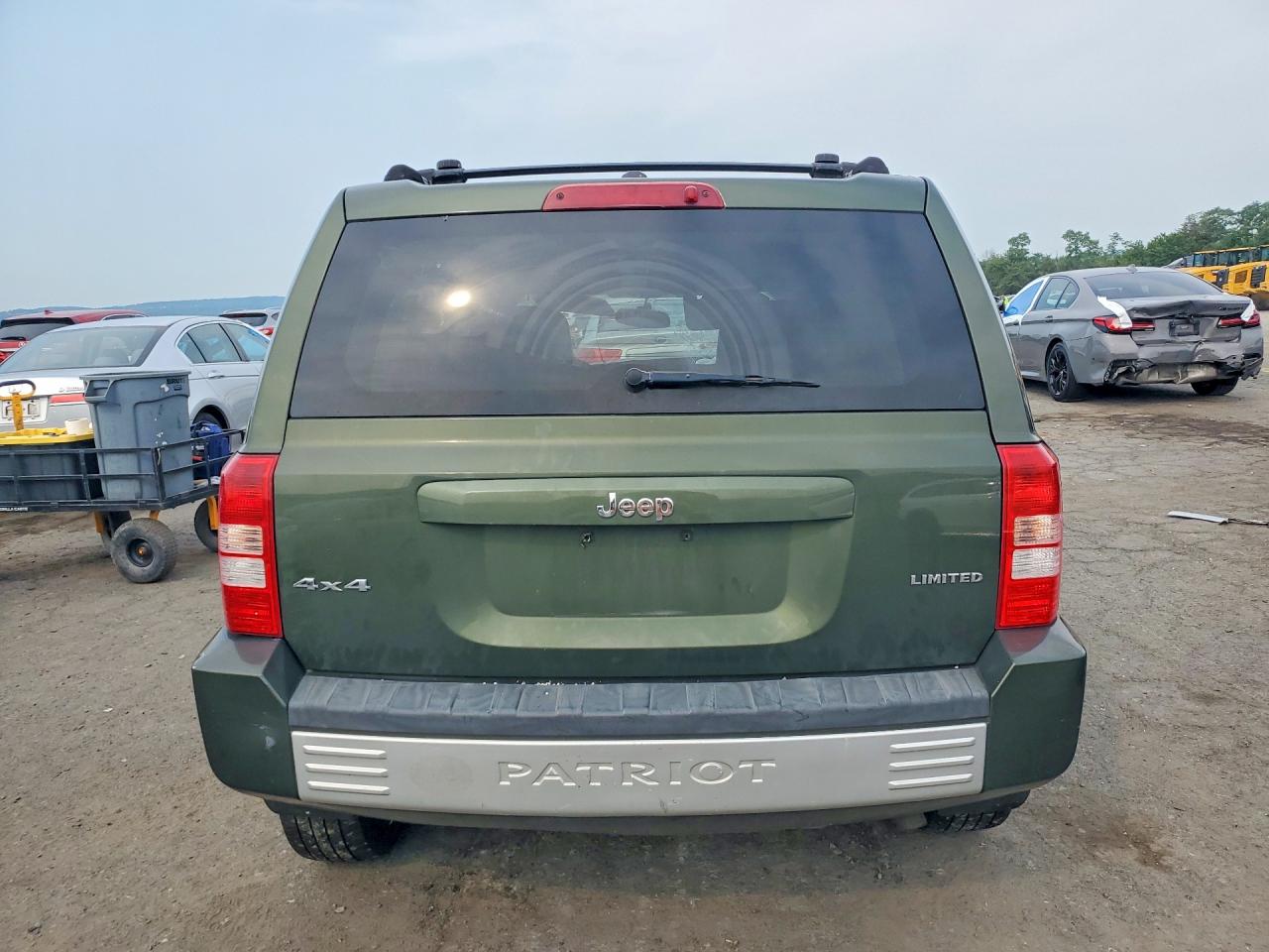 2007 Jeep Patriot Limited Green vin: 1J8FF48W37D285359