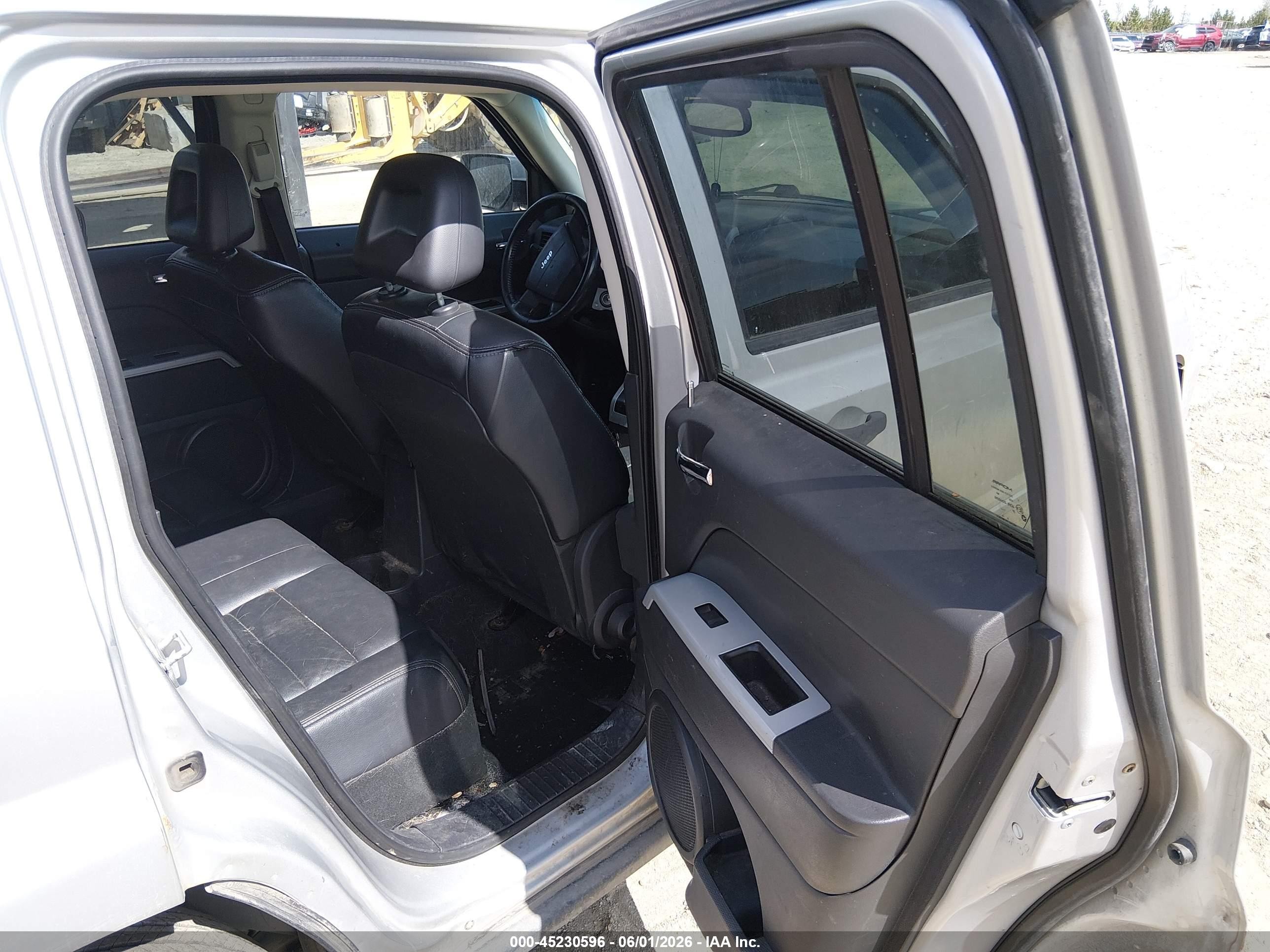 2008 Jeep Patriot Limited Silver vin: 1J8FF48W48D677736