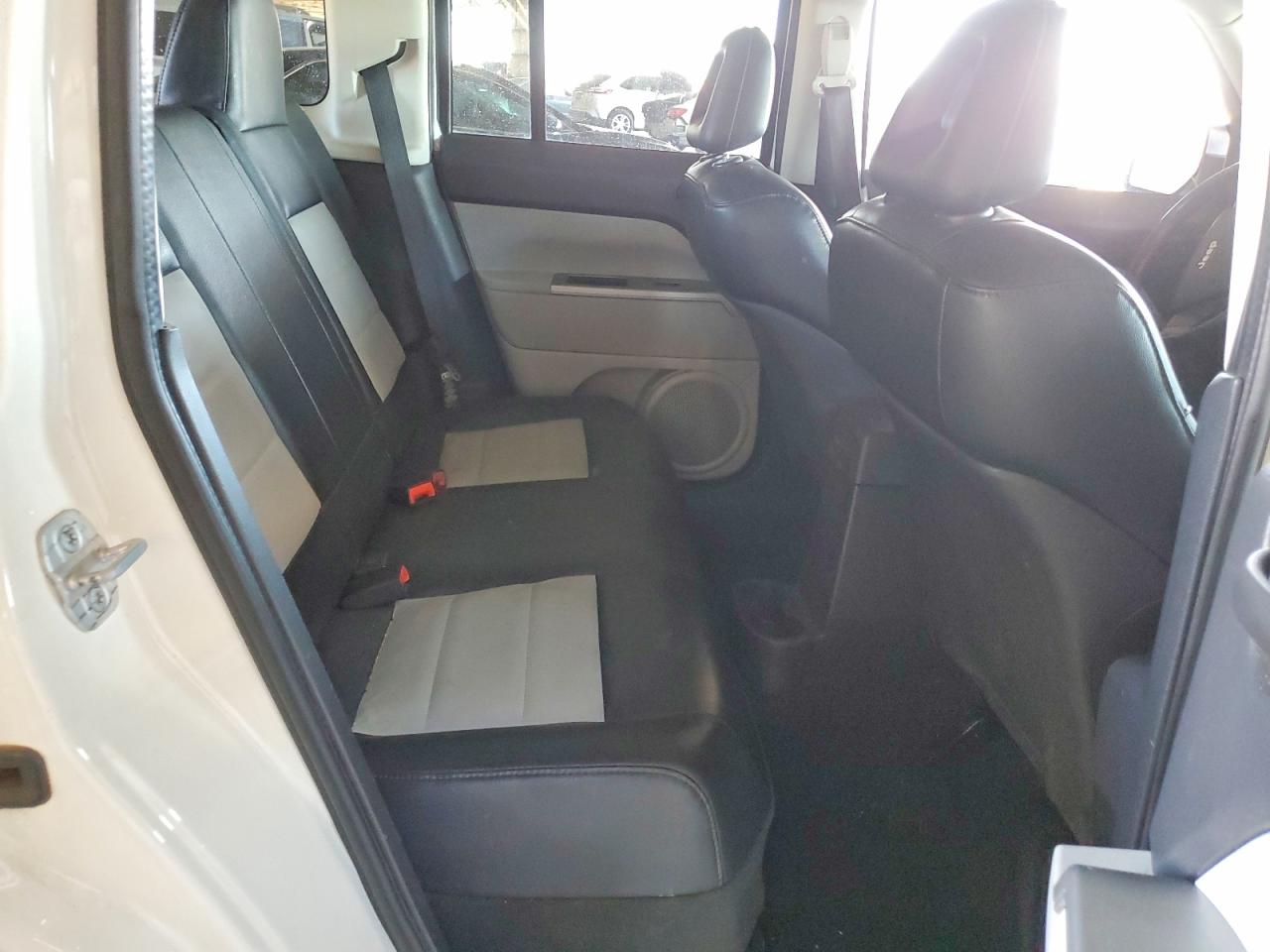 2007 Jeep Patriot Limit Белый vin: 1J8FF48W67D424724