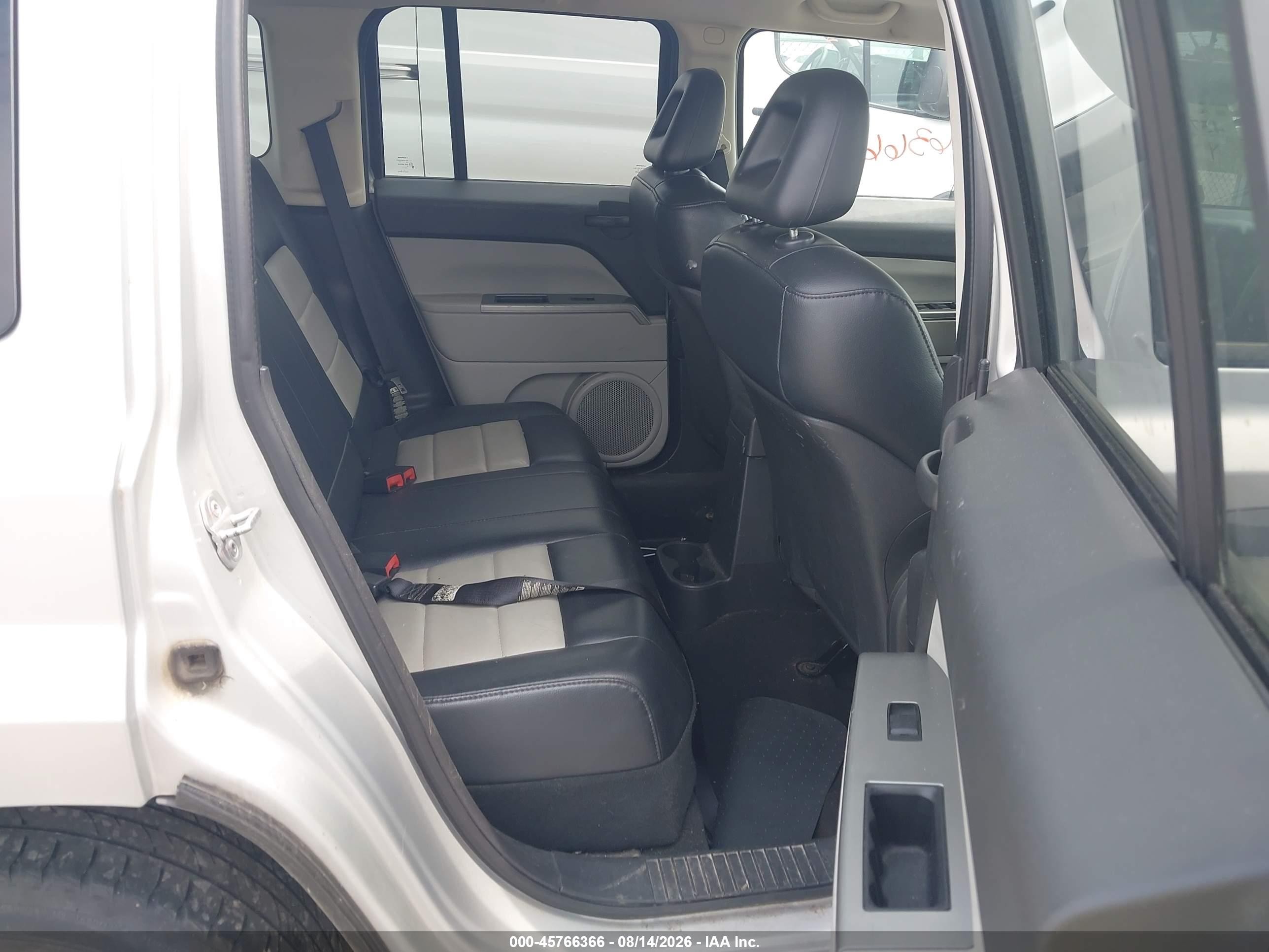 2007 Jeep Patriot Limited Серебряный vin: 1J8FF48W87D377809