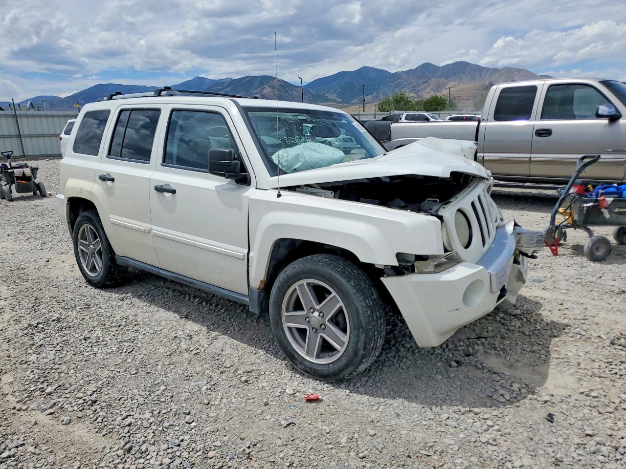 2007 Jeep Patriot Limited Белый vin: 1J8FF48WX7D330359