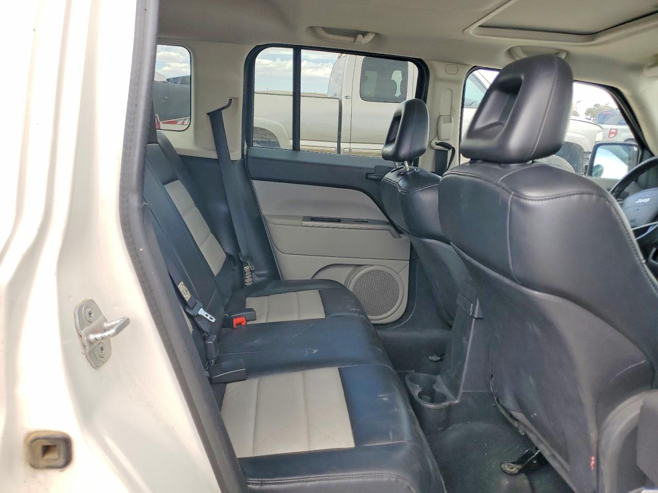 2007 Jeep Patriot Limited Белый vin: 1J8FF48WX7D330359
