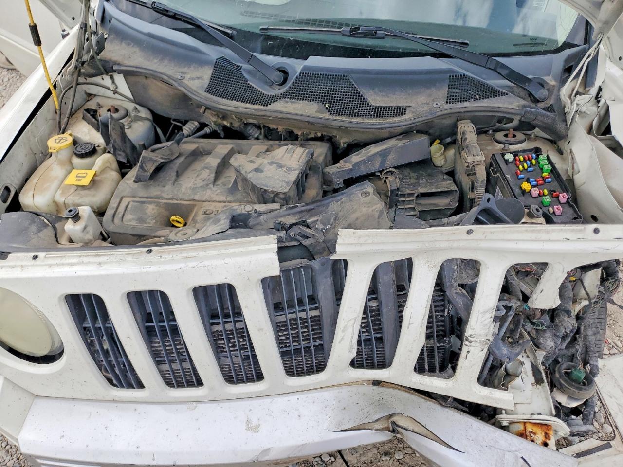 2007 Jeep Patriot Limited Белый vin: 1J8FF48WX7D330359