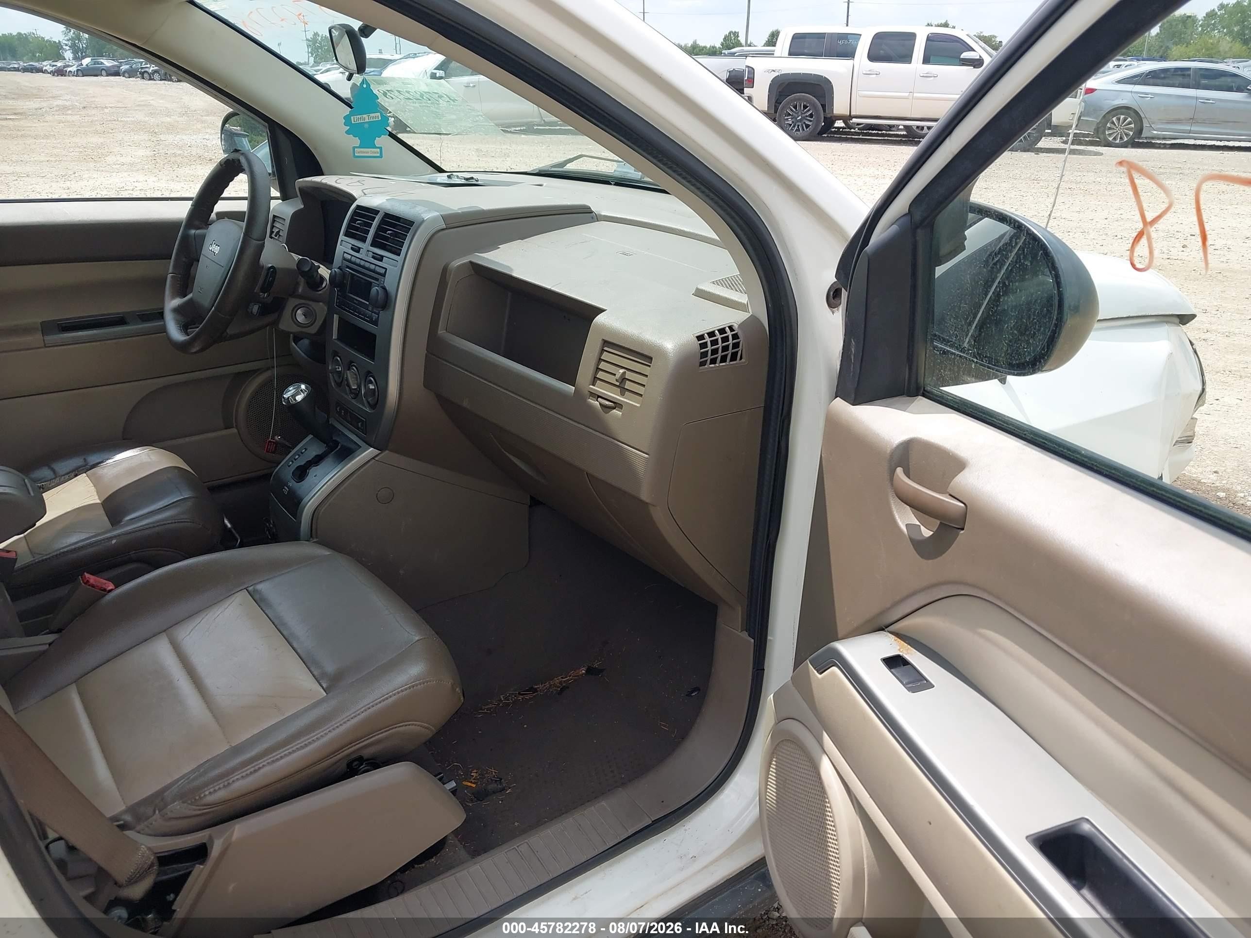 2007 Jeep Compass Limited Белый vin: 1J8FF57W17D180472