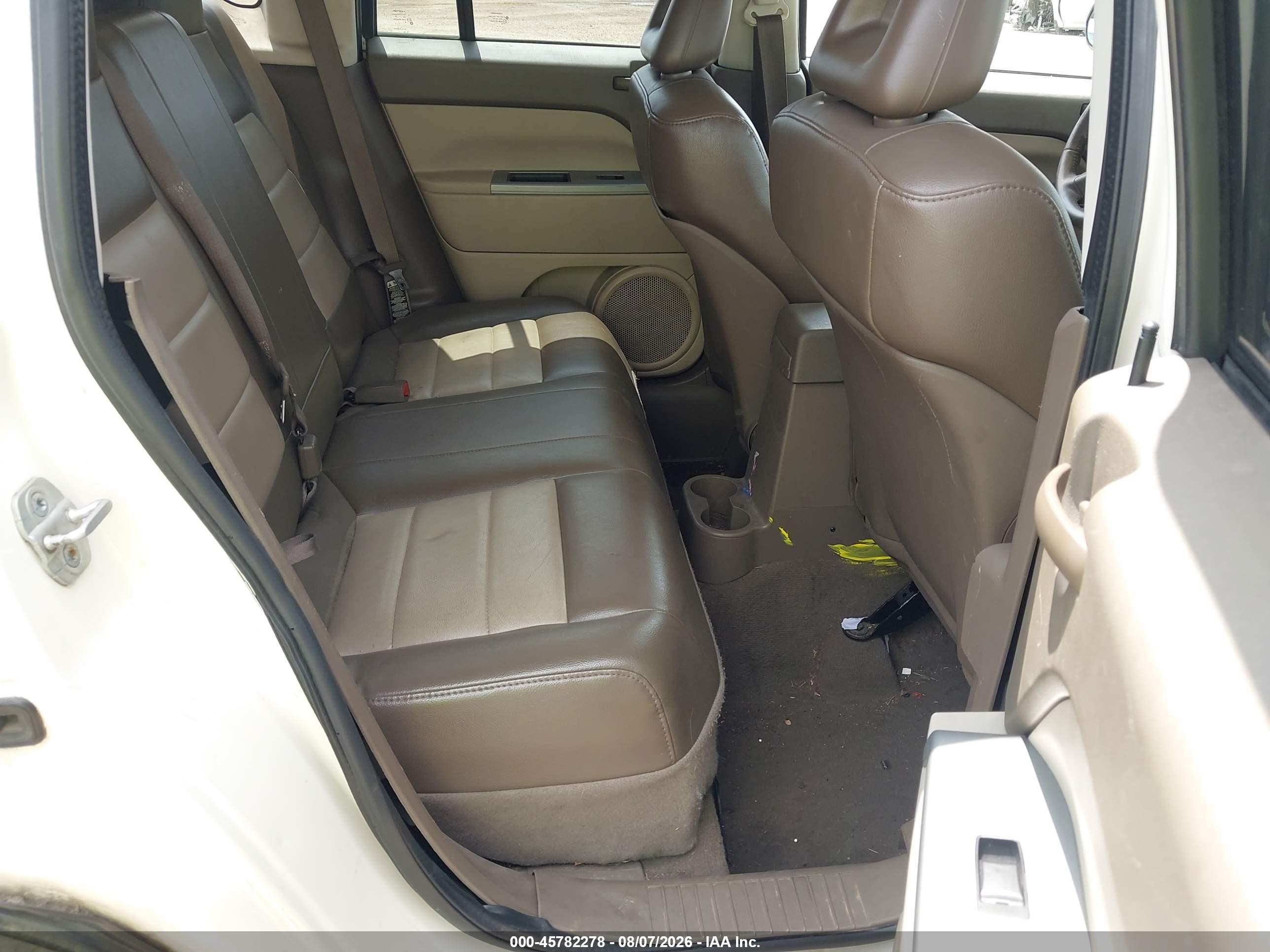 2007 Jeep Compass Limited Белый vin: 1J8FF57W17D180472
