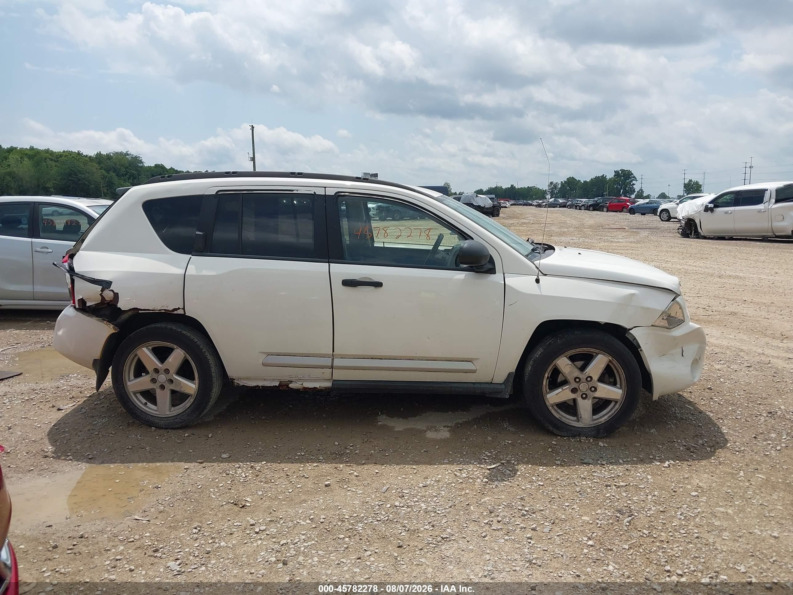 2007 Jeep Compass Limited Белый vin: 1J8FF57W17D180472