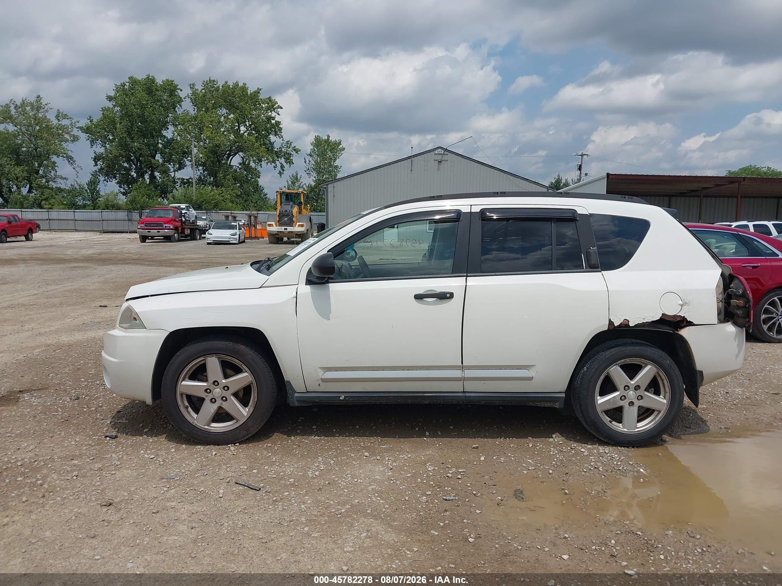 2007 Jeep Compass Limited Белый vin: 1J8FF57W17D180472