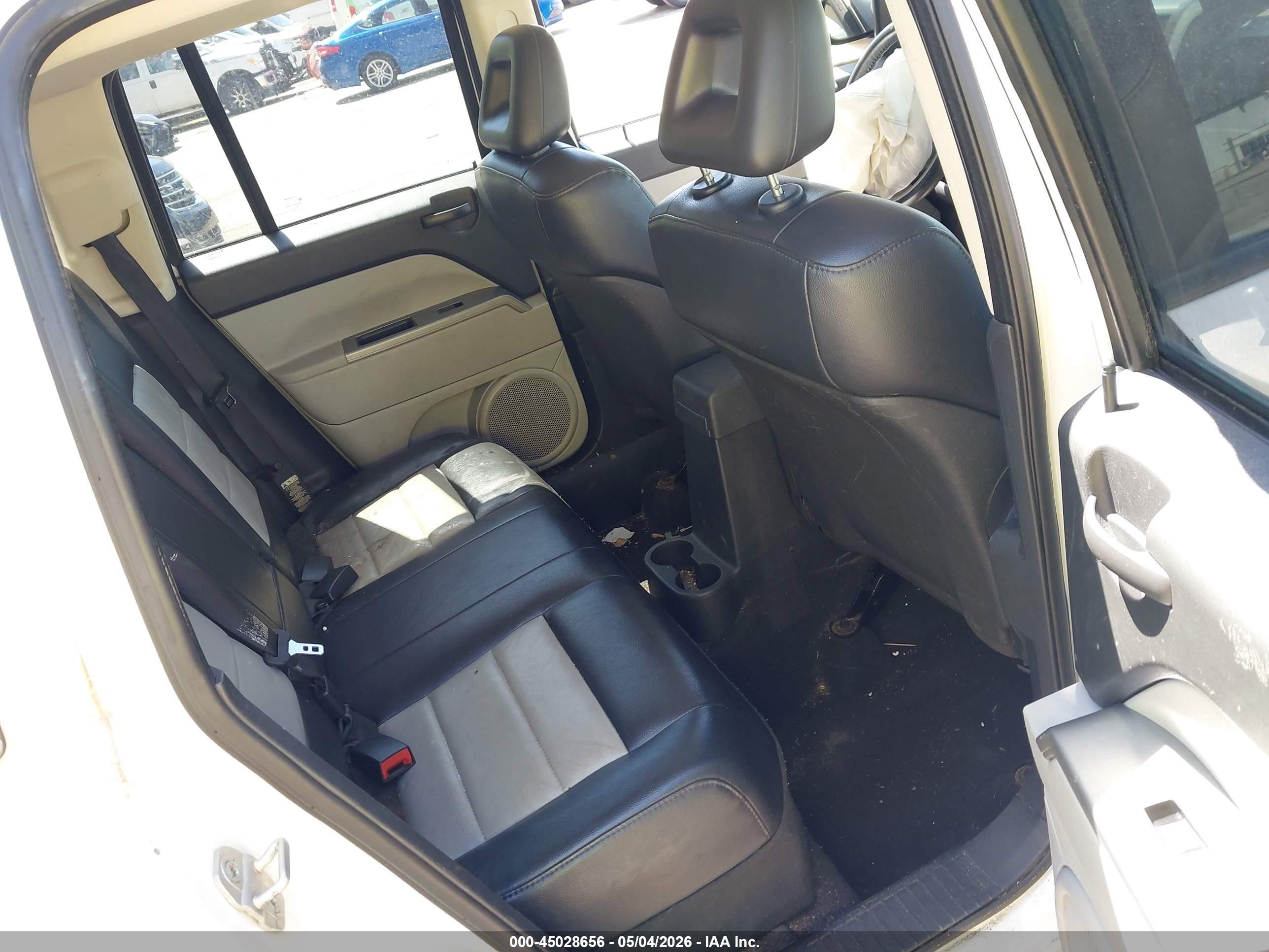 2007 Jeep Compass Limited White vin: 1J8FF57W47D169837