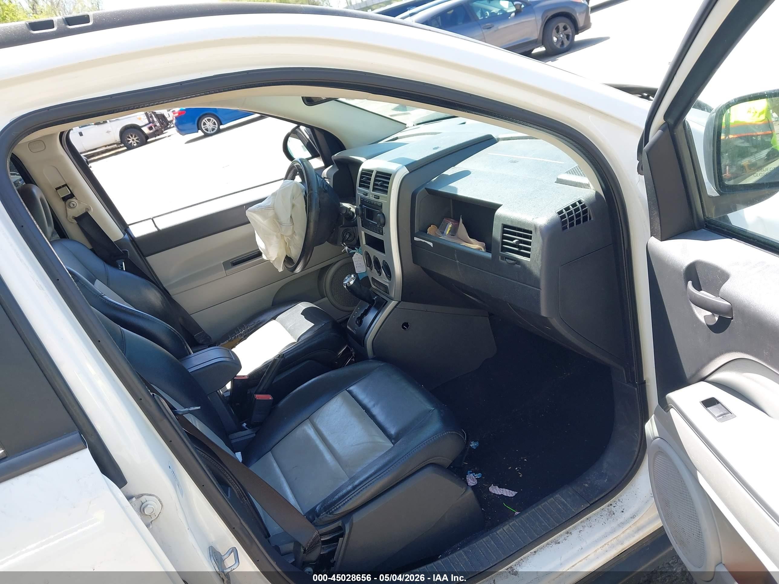 2007 Jeep Compass Limited White vin: 1J8FF57W47D169837