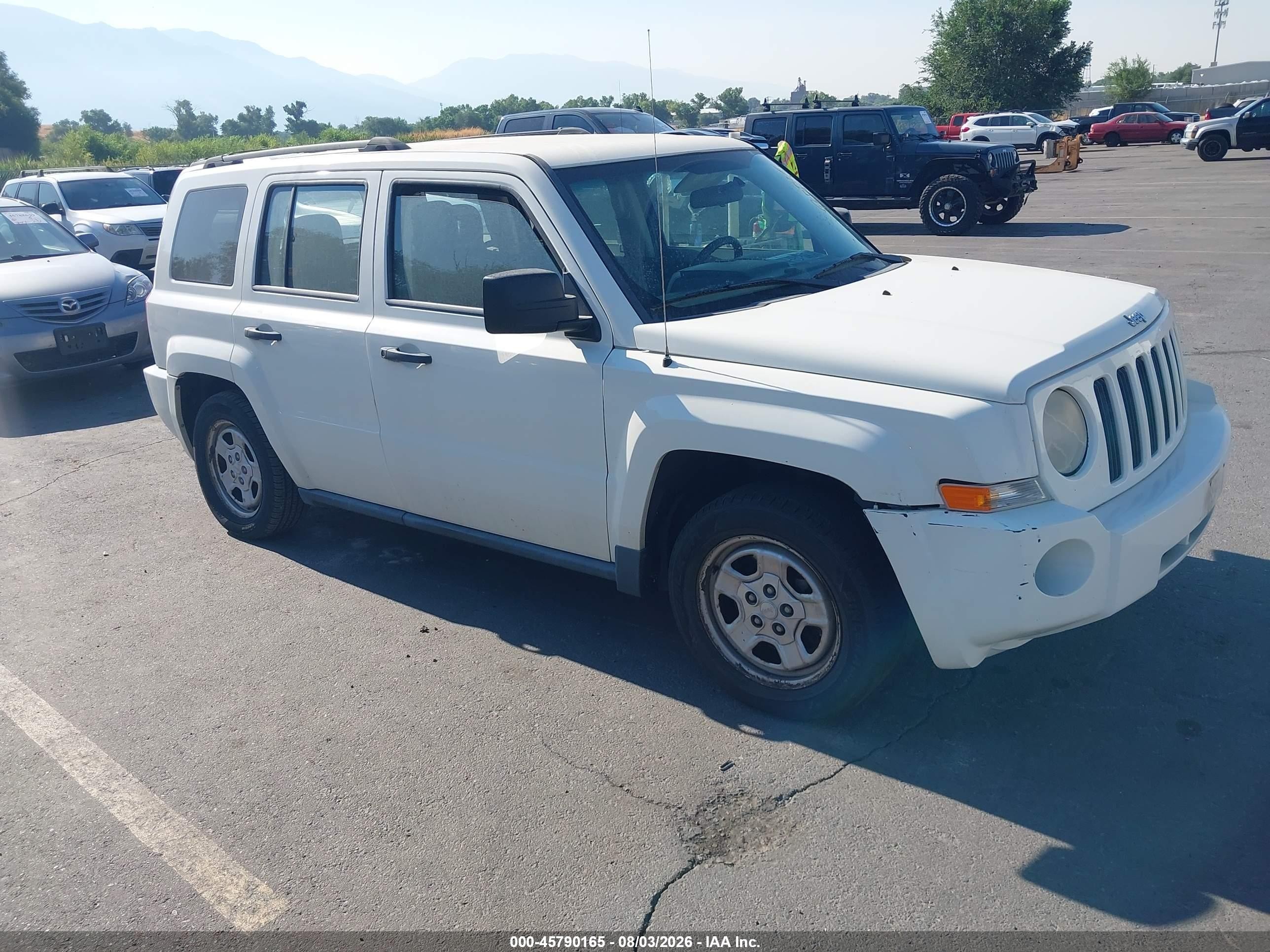 2008 Jeep Patriot Sport White vin: 1J8FT28018D722060
