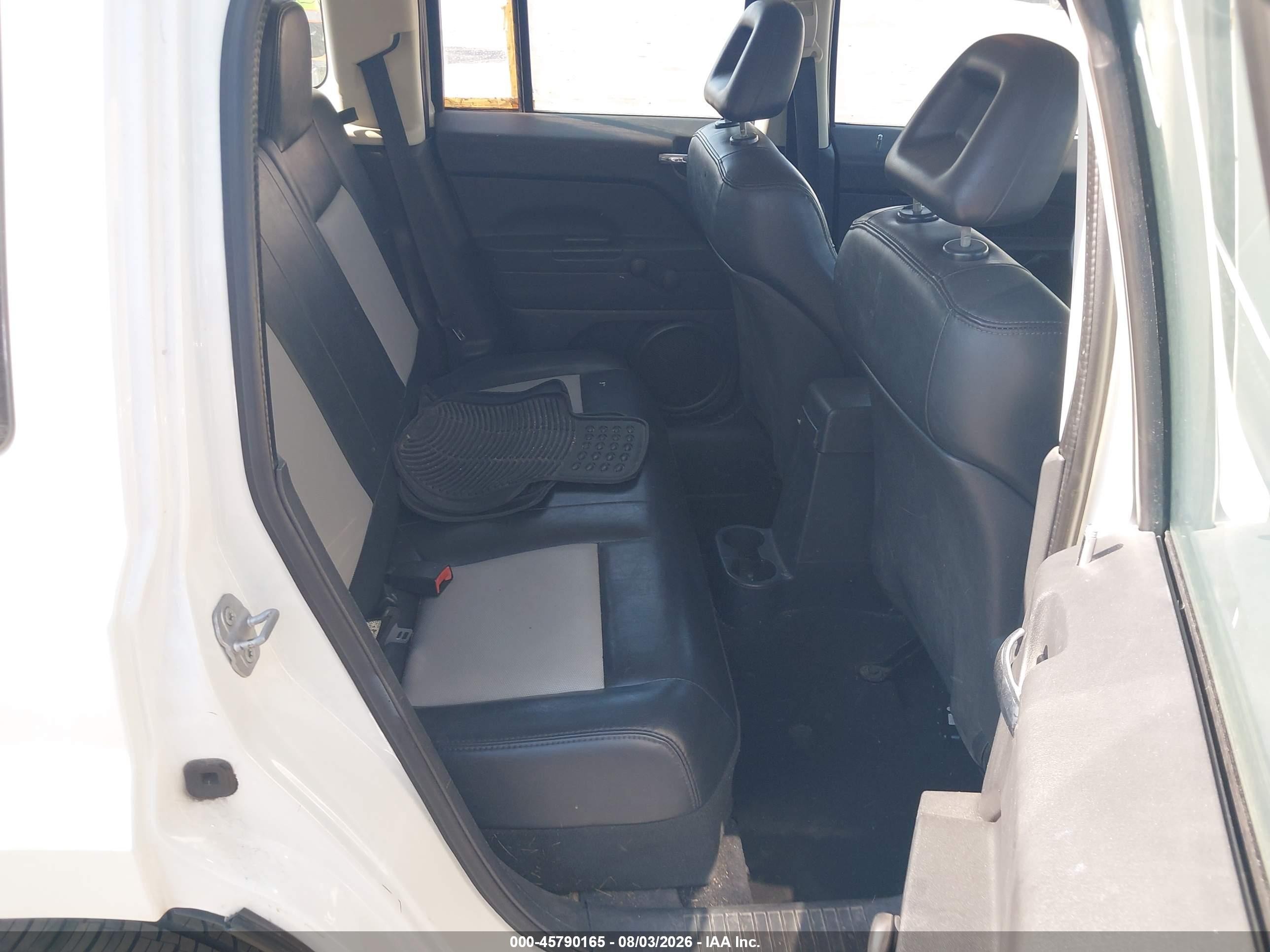 2008 Jeep Patriot Sport White vin: 1J8FT28018D722060