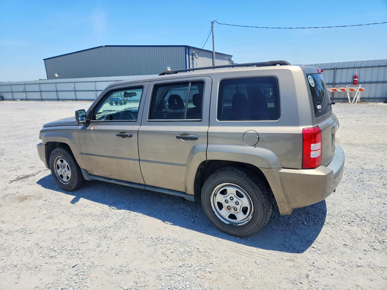2008 Jeep Patriot Sport Gold vin: 1J8FT28028D540402