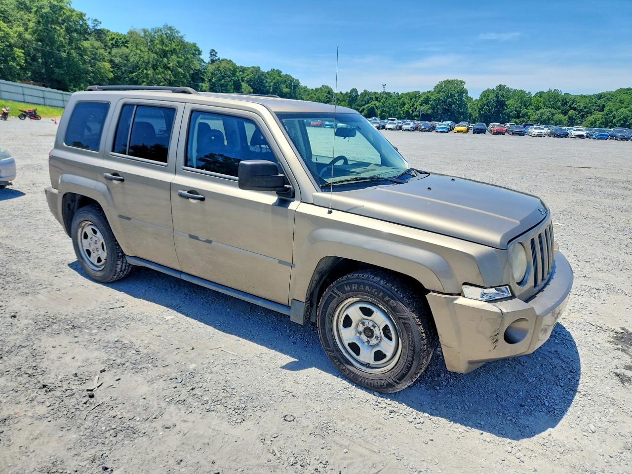 2008 Jeep Patriot Sport Gold vin: 1J8FT28028D540402