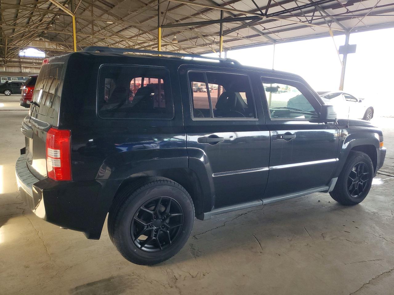 2008 Jeep Patriot Sport Черный vin: 1J8FT28028D709513