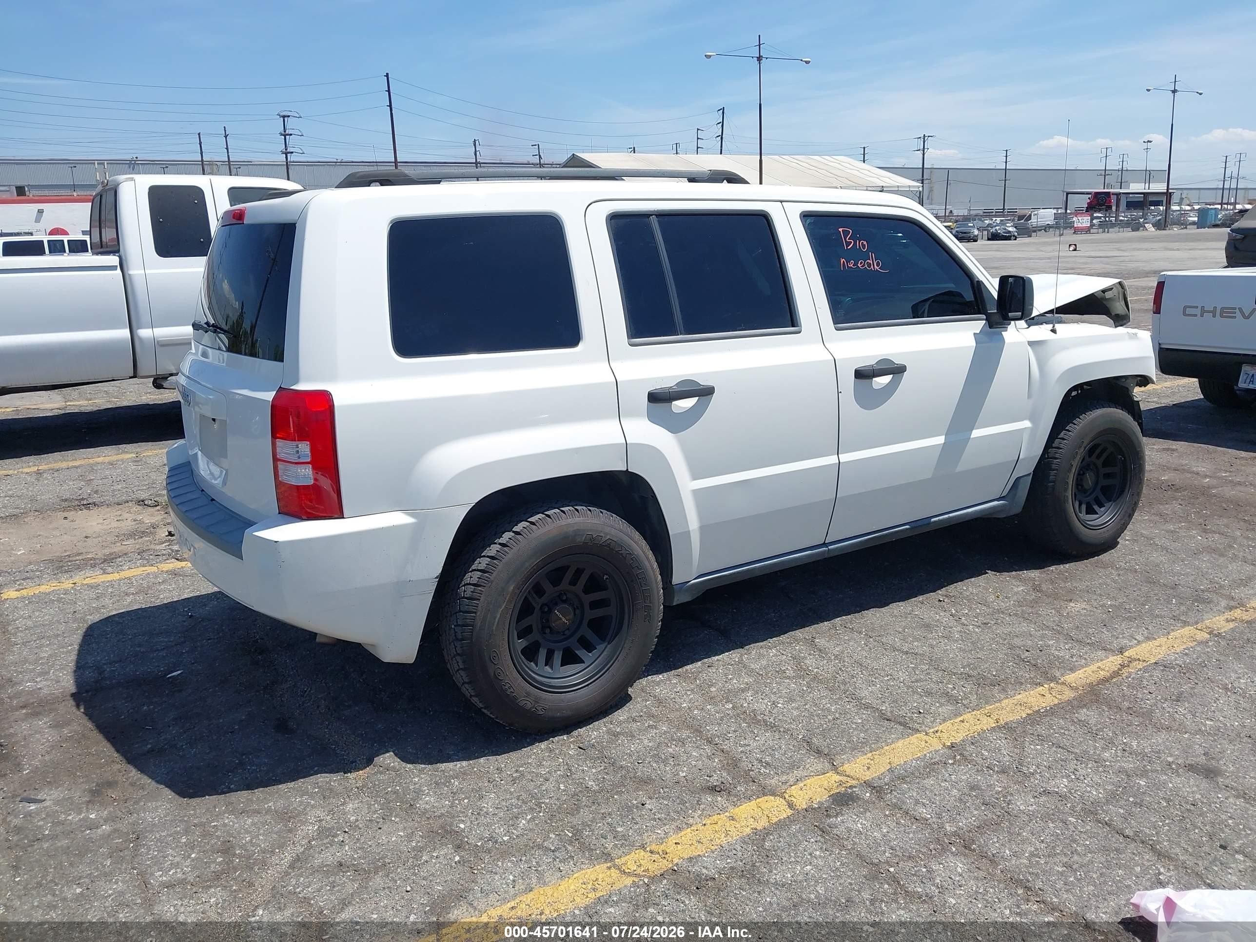 2008 Jeep Patriot Sport White vin: 1J8FT28038D775987