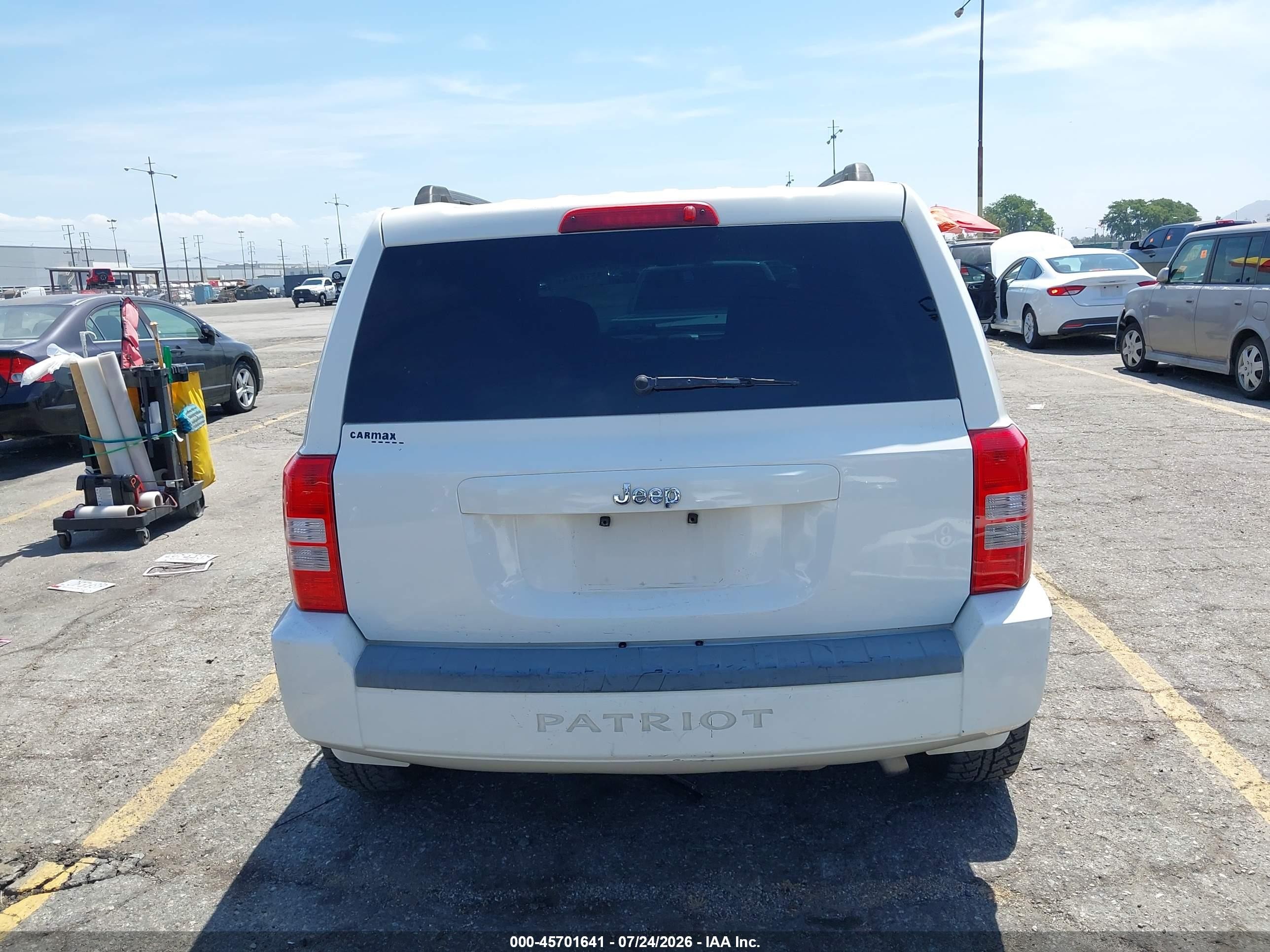 2008 Jeep Patriot Sport White vin: 1J8FT28038D775987