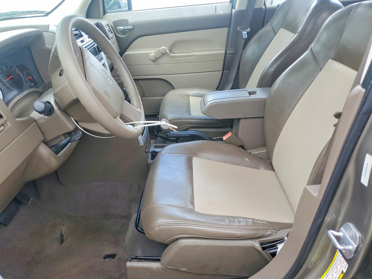 2008 Jeep Patriot Sport Beige vin: 1J8FT28078D553209