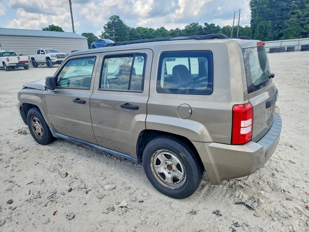 2008 Jeep Patriot Sport Beige vin: 1J8FT28078D553209