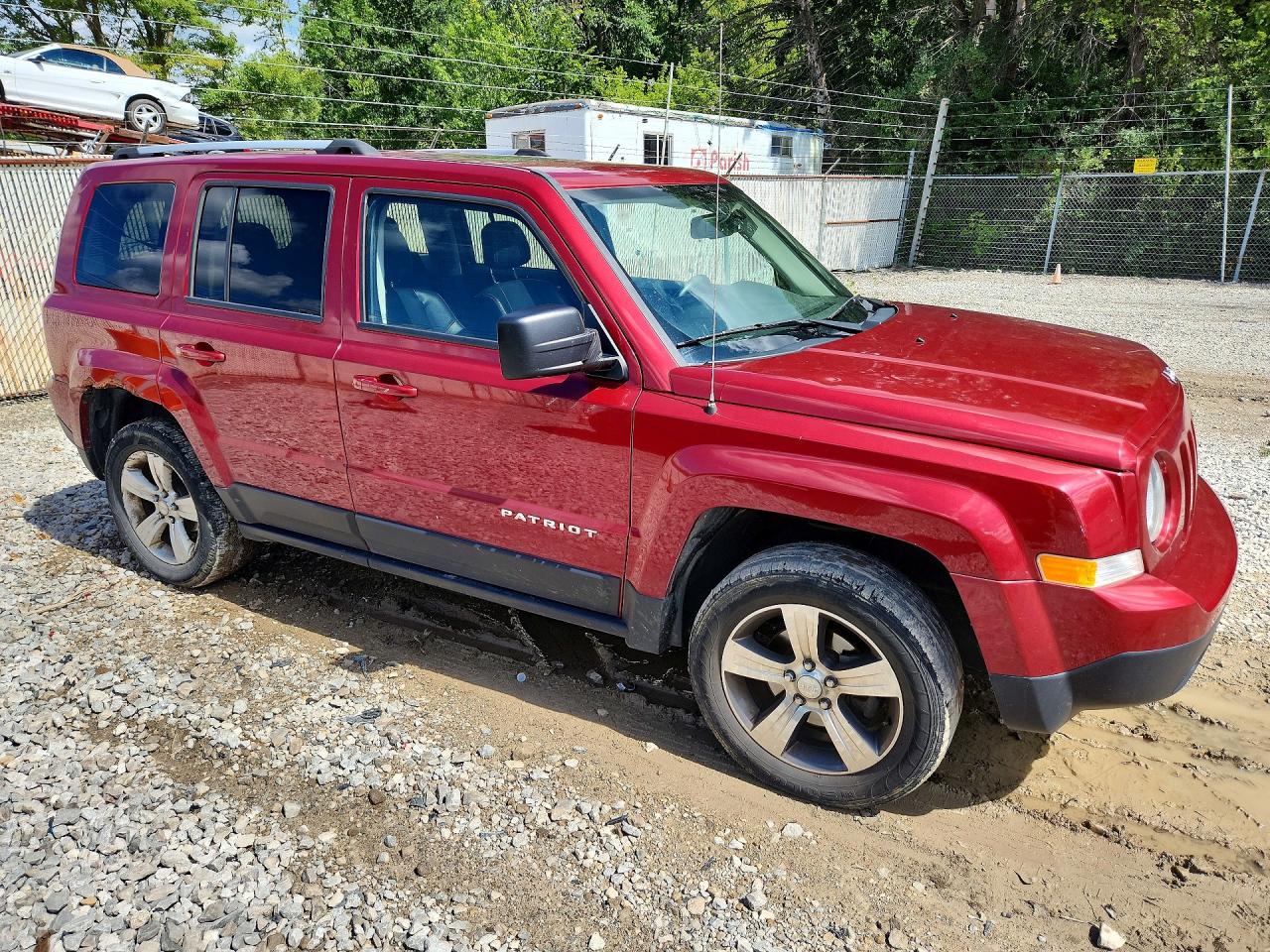 2008 Jeep Patriot Sport Red vin: 1J8FT28078D798947
