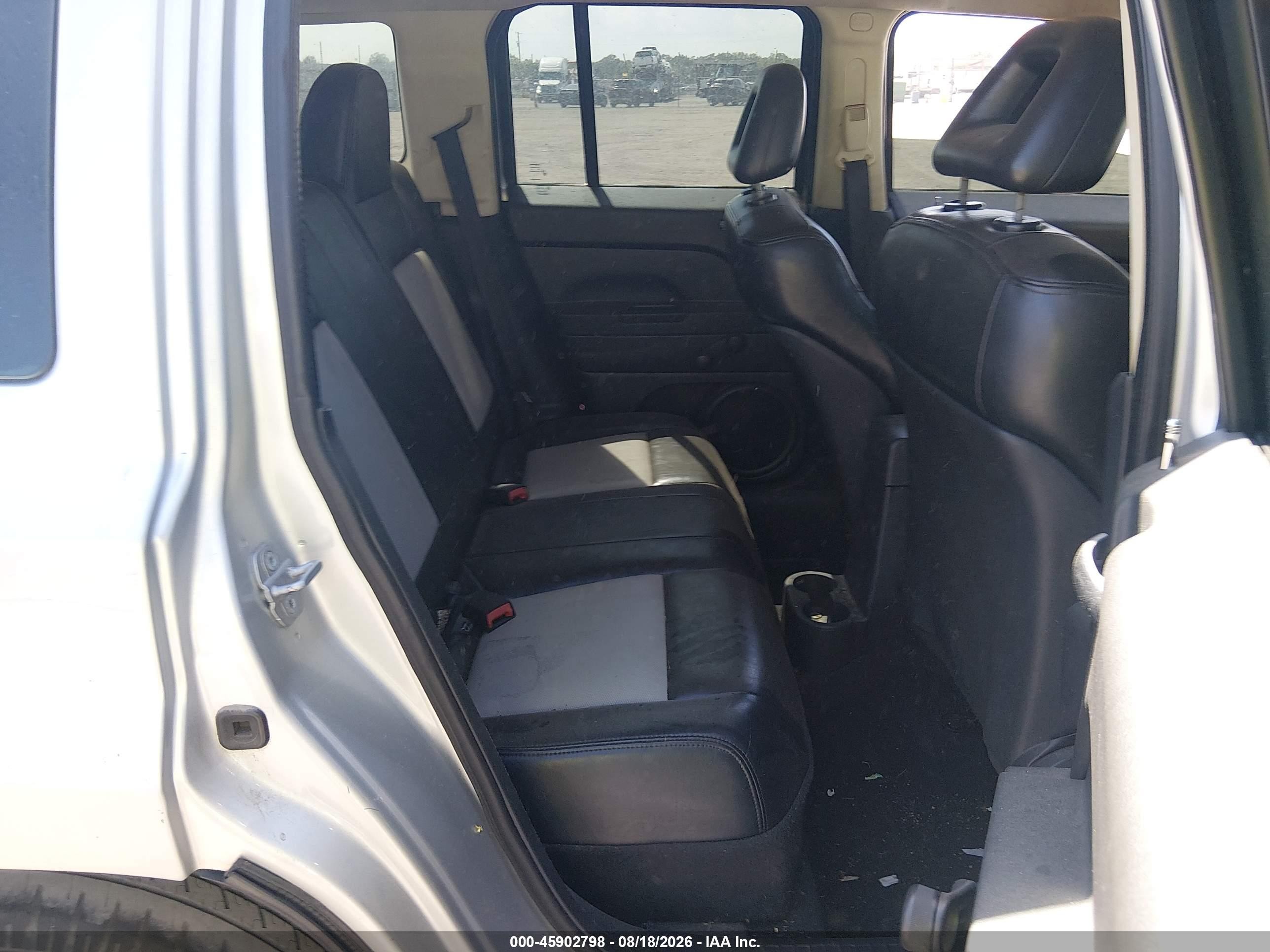 2008 Jeep Patriot Sport Silver vin: 1J8FT28088D799041