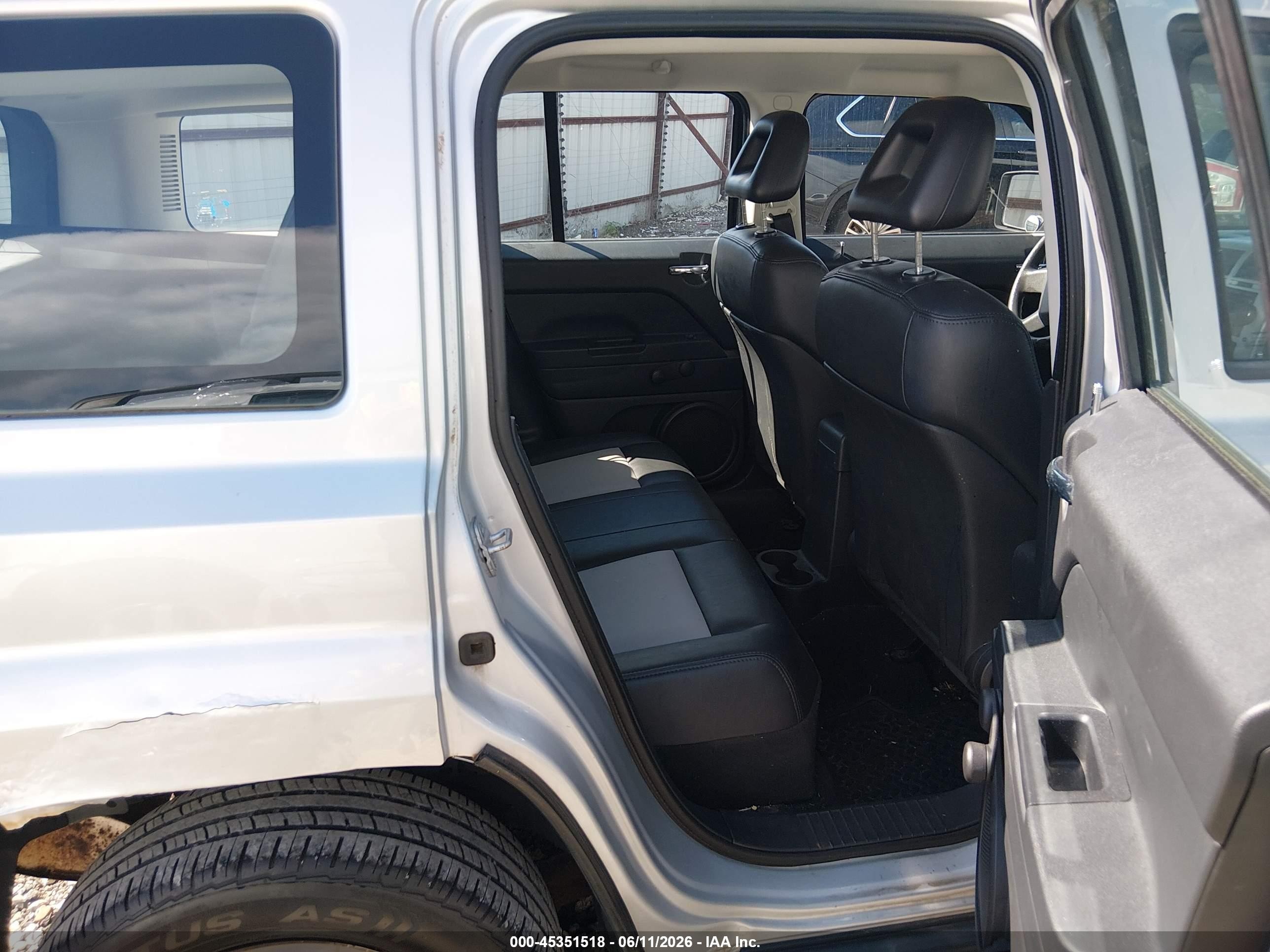 2008 Jeep Patriot Sport Silver vin: 1J8FT28098D773273