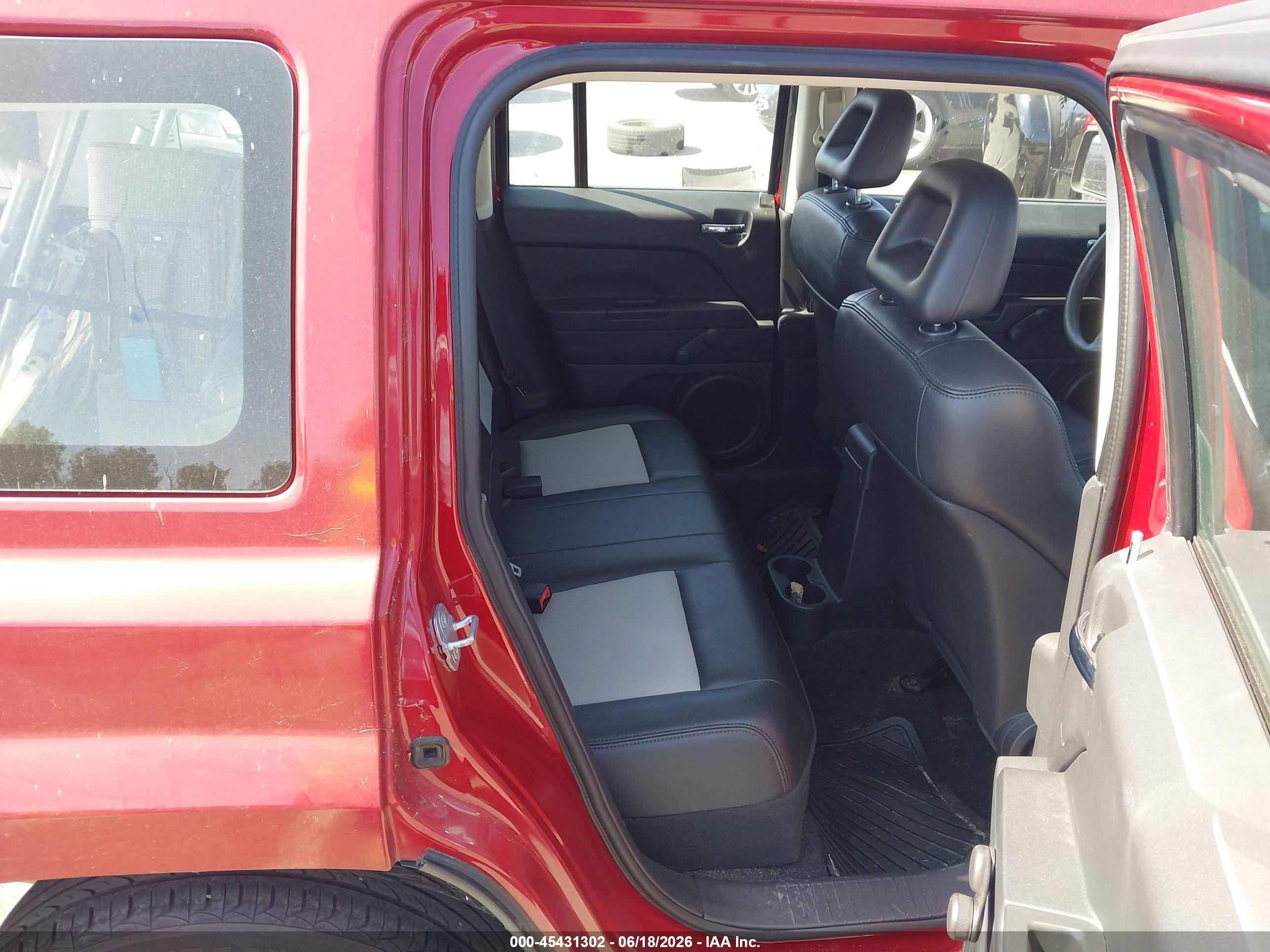 2008 Jeep Patriot Sport Red vin: 1J8FT28W08D706226