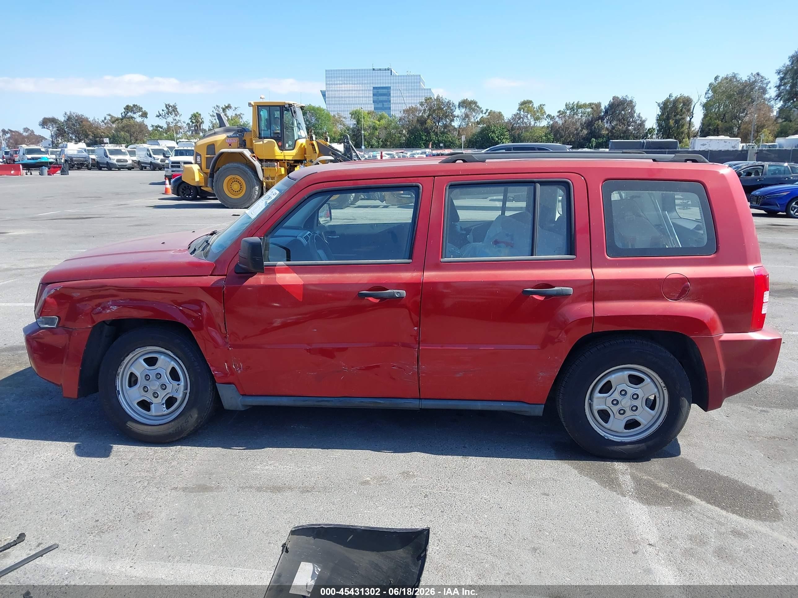2008 Jeep Patriot Sport Red vin: 1J8FT28W08D706226