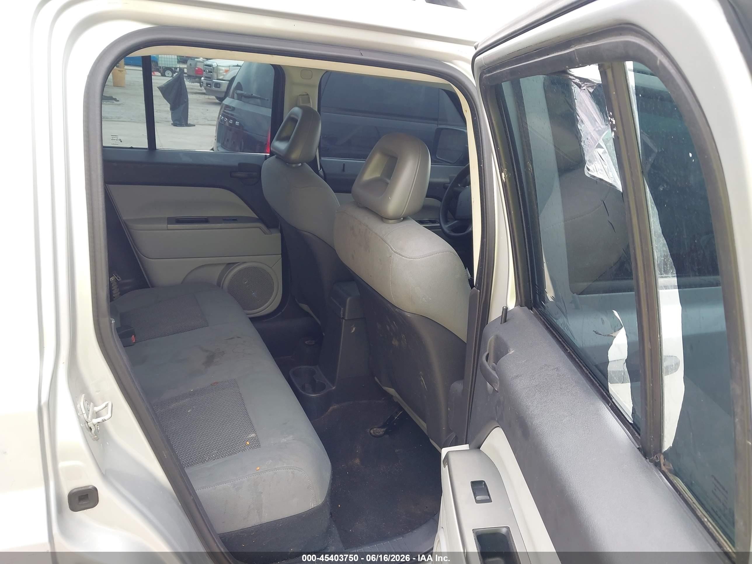 2007 Jeep Patriot Sport Silver vin: 1J8FT28W17D326293