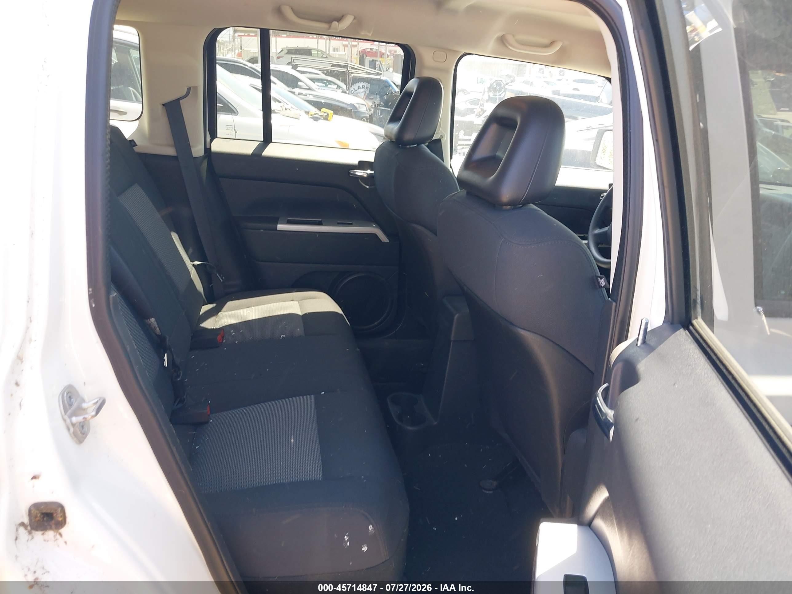 2008 Jeep Patriot Sport White vin: 1J8FT28W18D794140