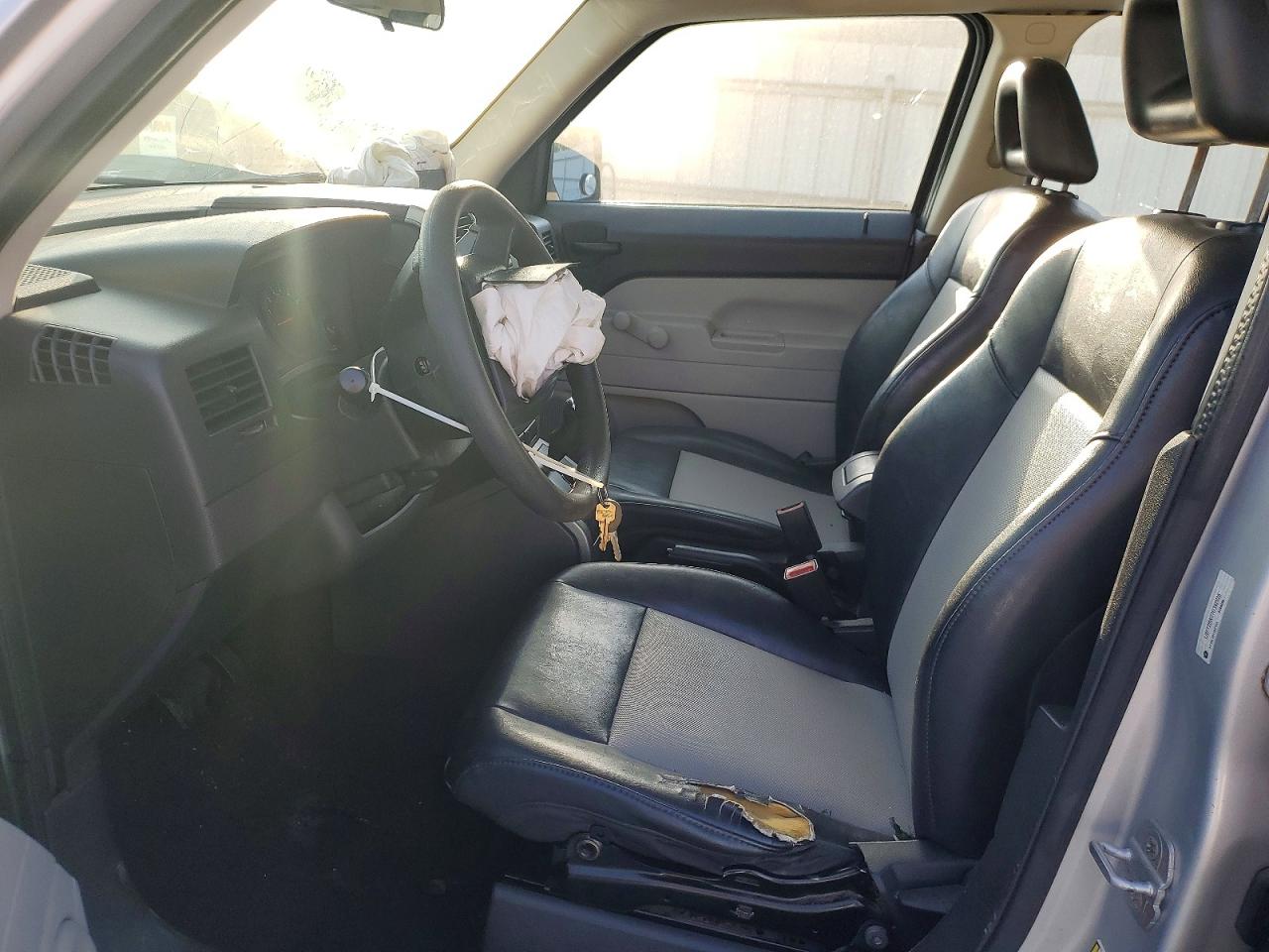 2007 Jeep Patriot Sport Белый vin: 1J8FT28W27D342826