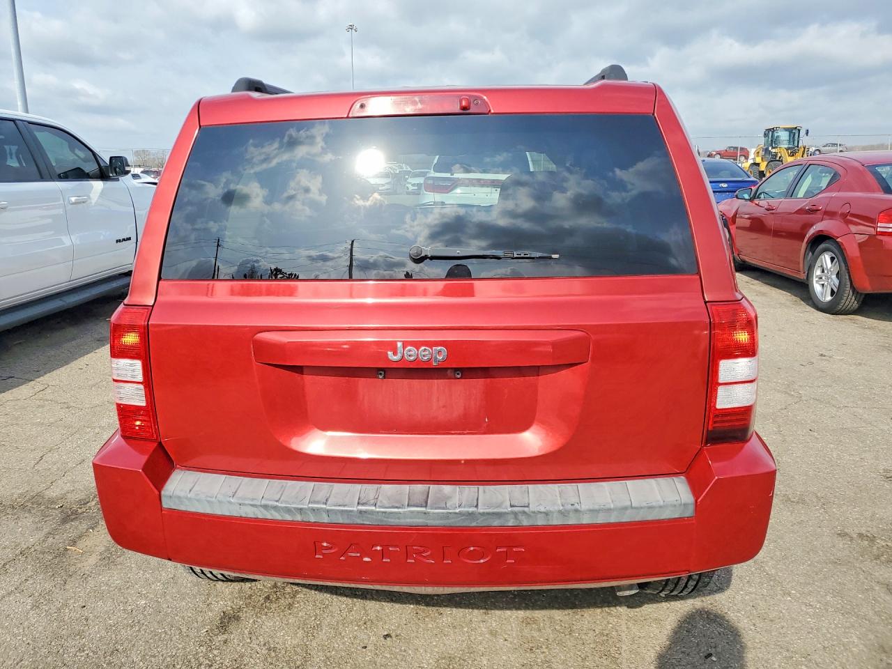 2008 Jeep Patriot Sport Red vin: 1J8FT28W38D799274